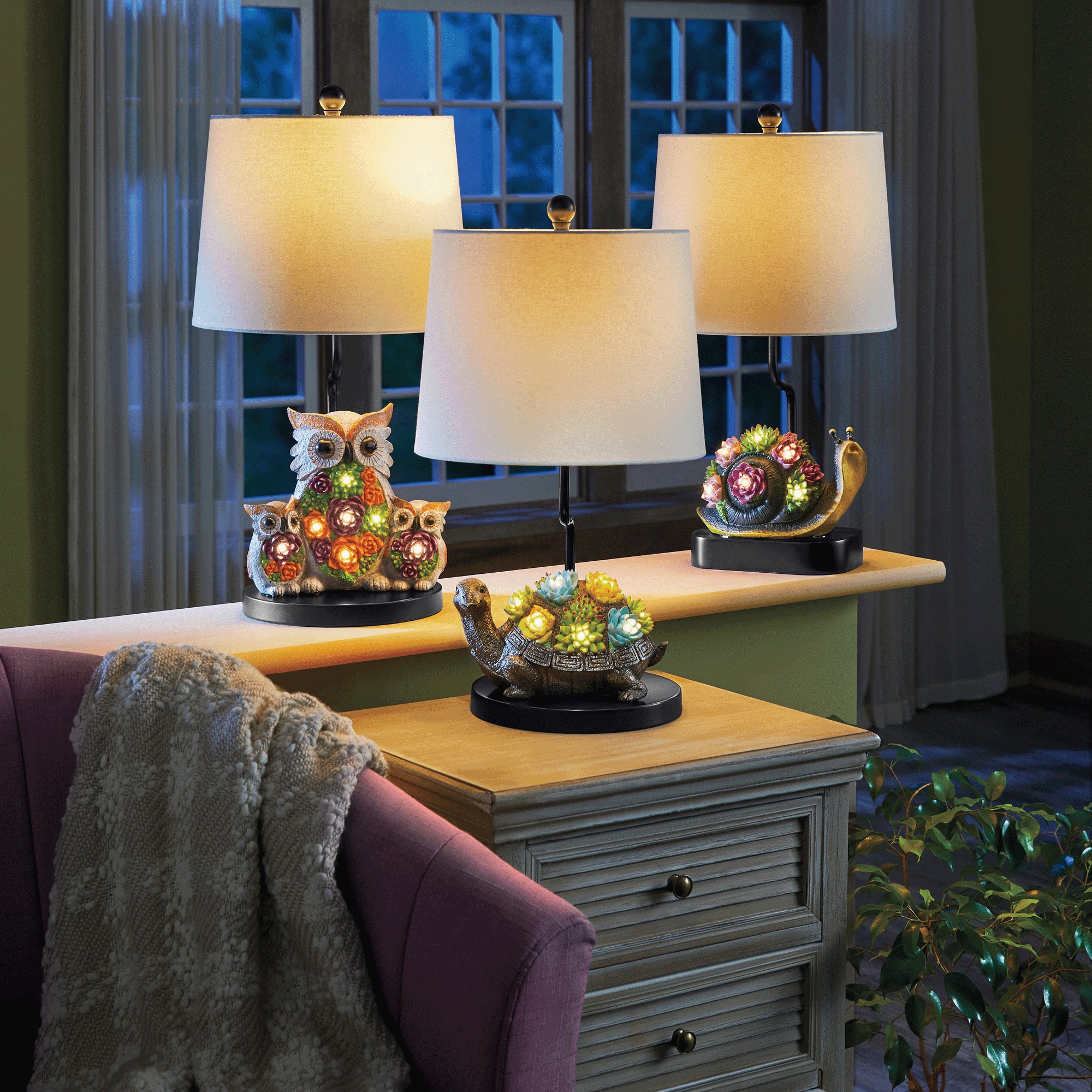 Animal-Themed Succulent Lamp