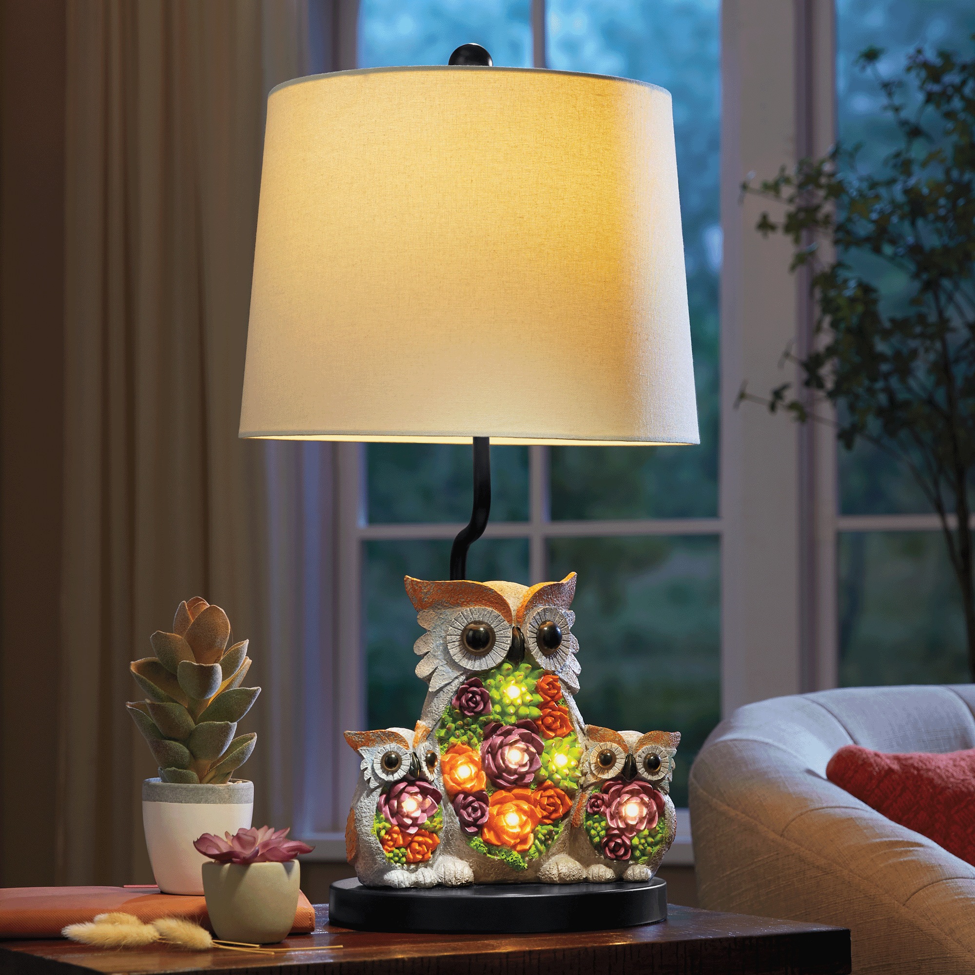 Animal-Themed Succulent Lamp