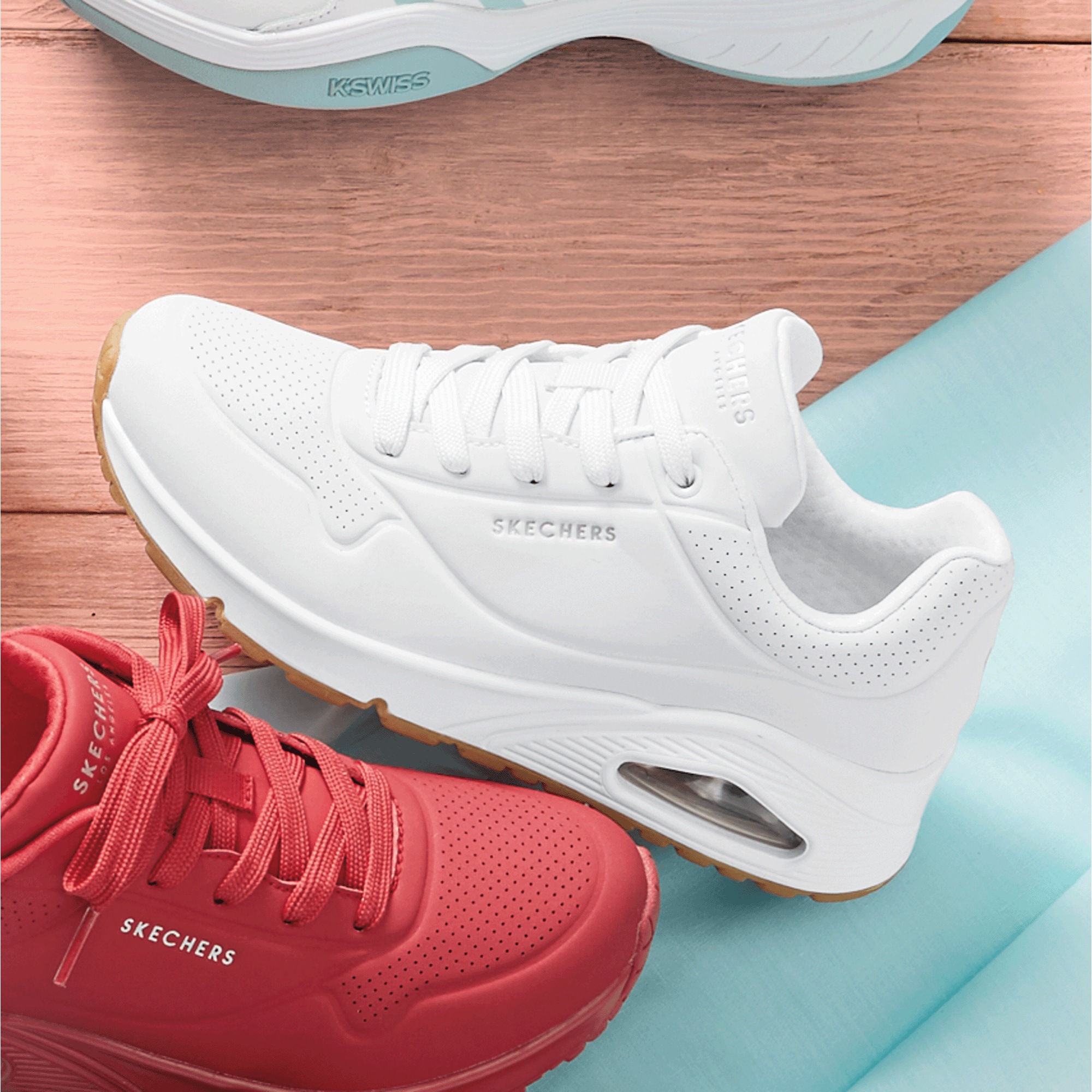 Skechers Women's Uno Stand-On-Air Lace-Up