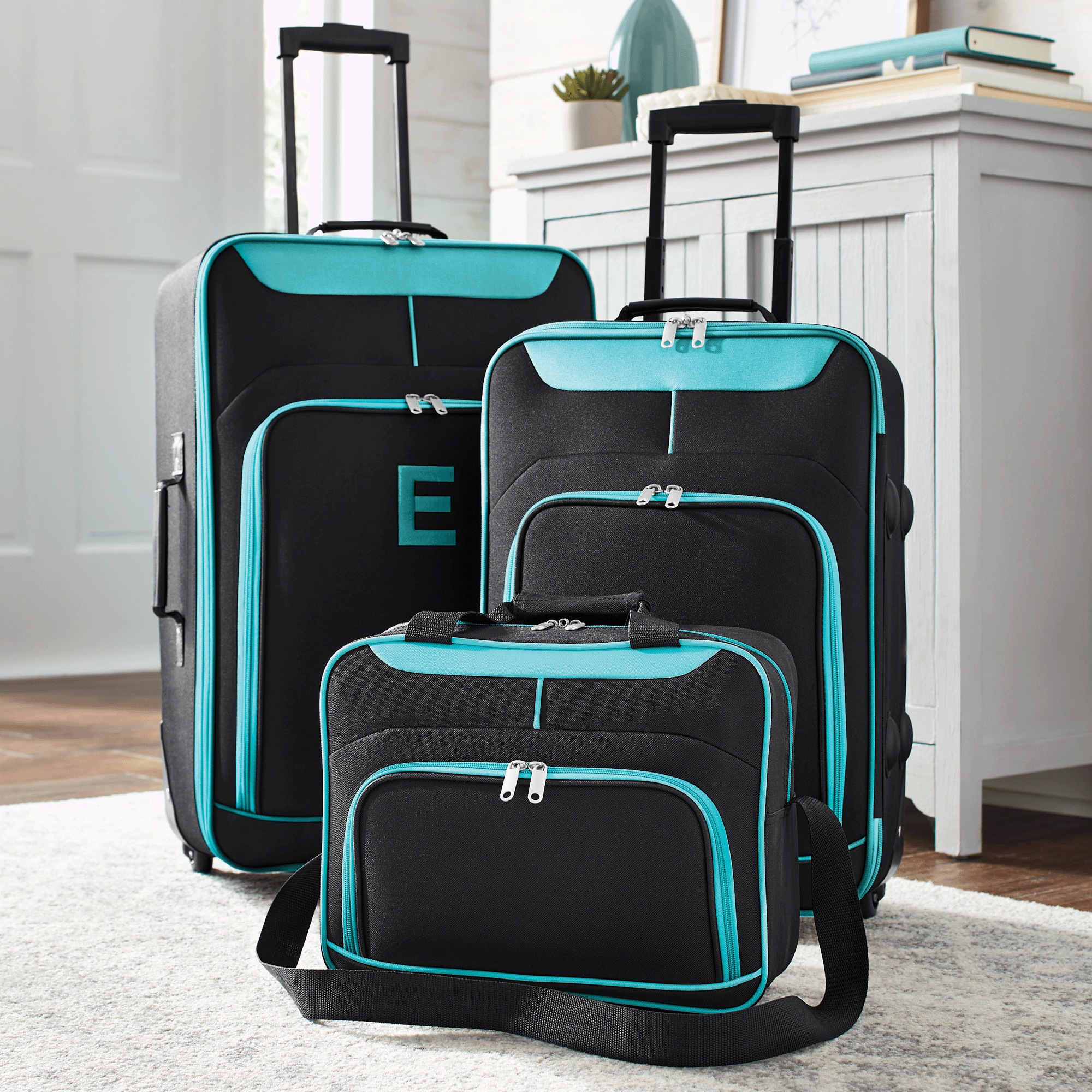 3-Piece Soft-Sided Luggage Set 4 3-Piece Soft-Sided Luggage Set