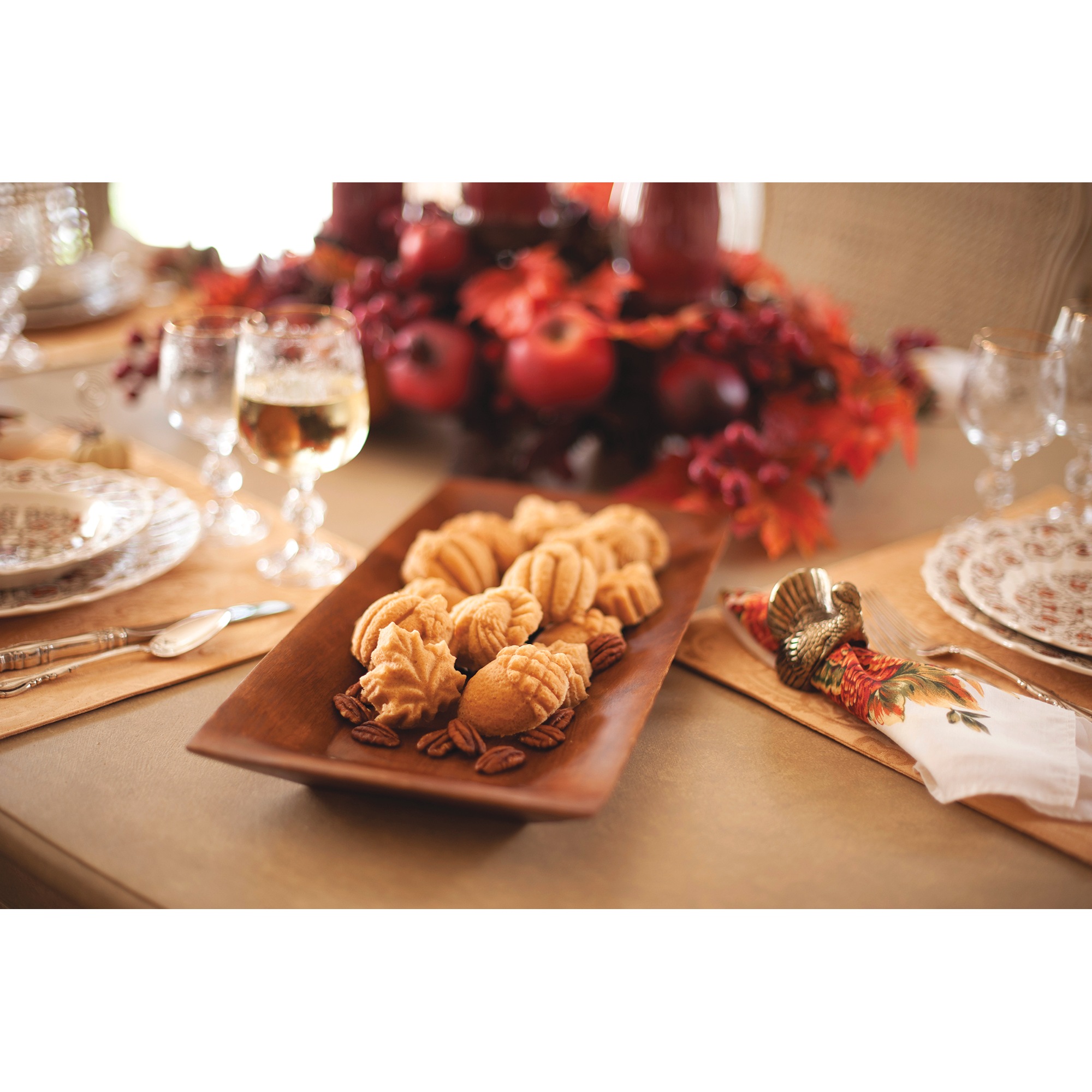 Nordic Ware Autumn Cakelet Pan 3 Nordic Ware Autumn Cakelet Pan