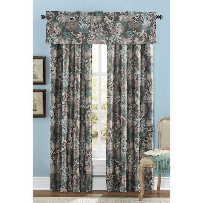 Jacquard Patchwork Scroll Panel