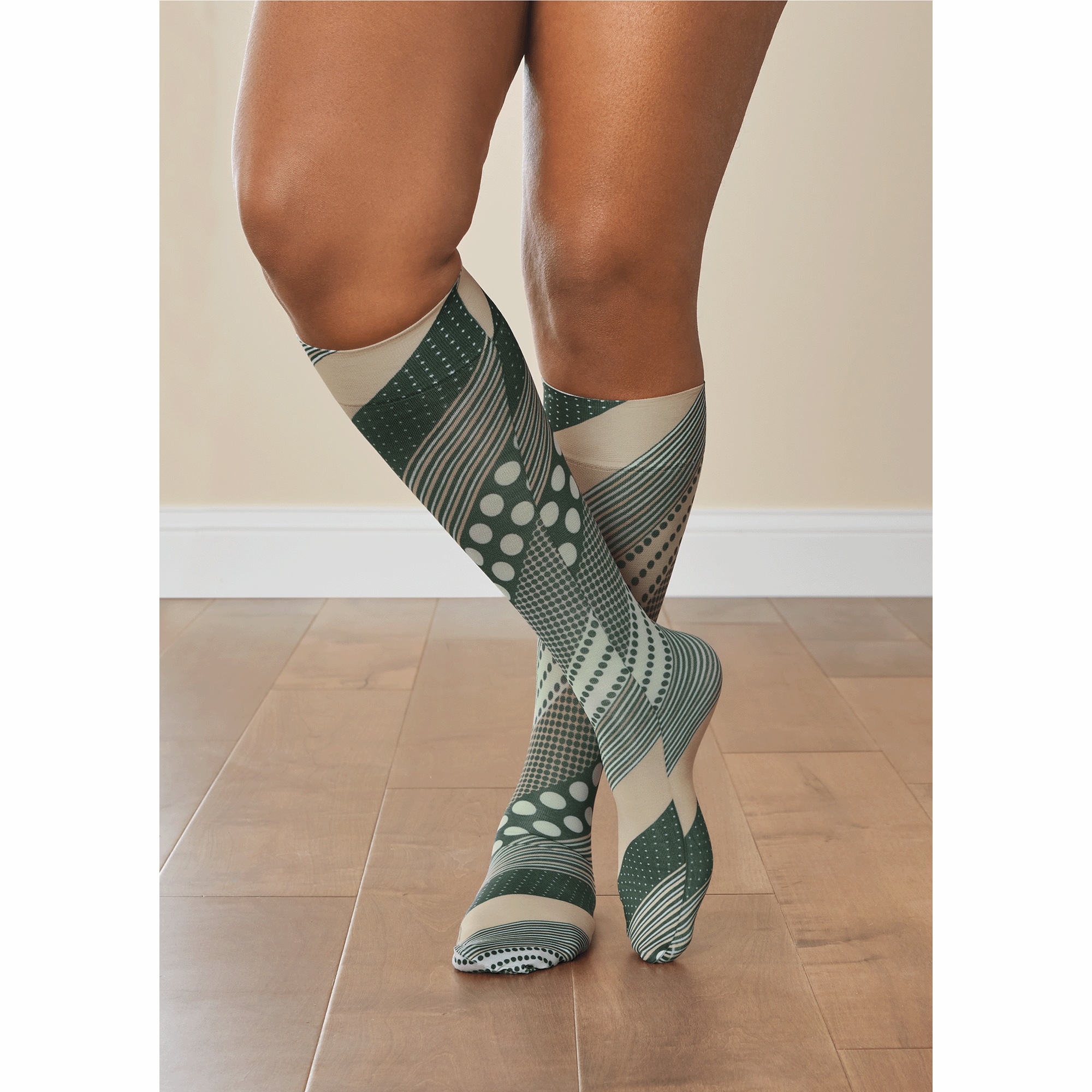 Celeste Stein Stylish and Latex-Free Mild Compression Socks - 8–15mmHg