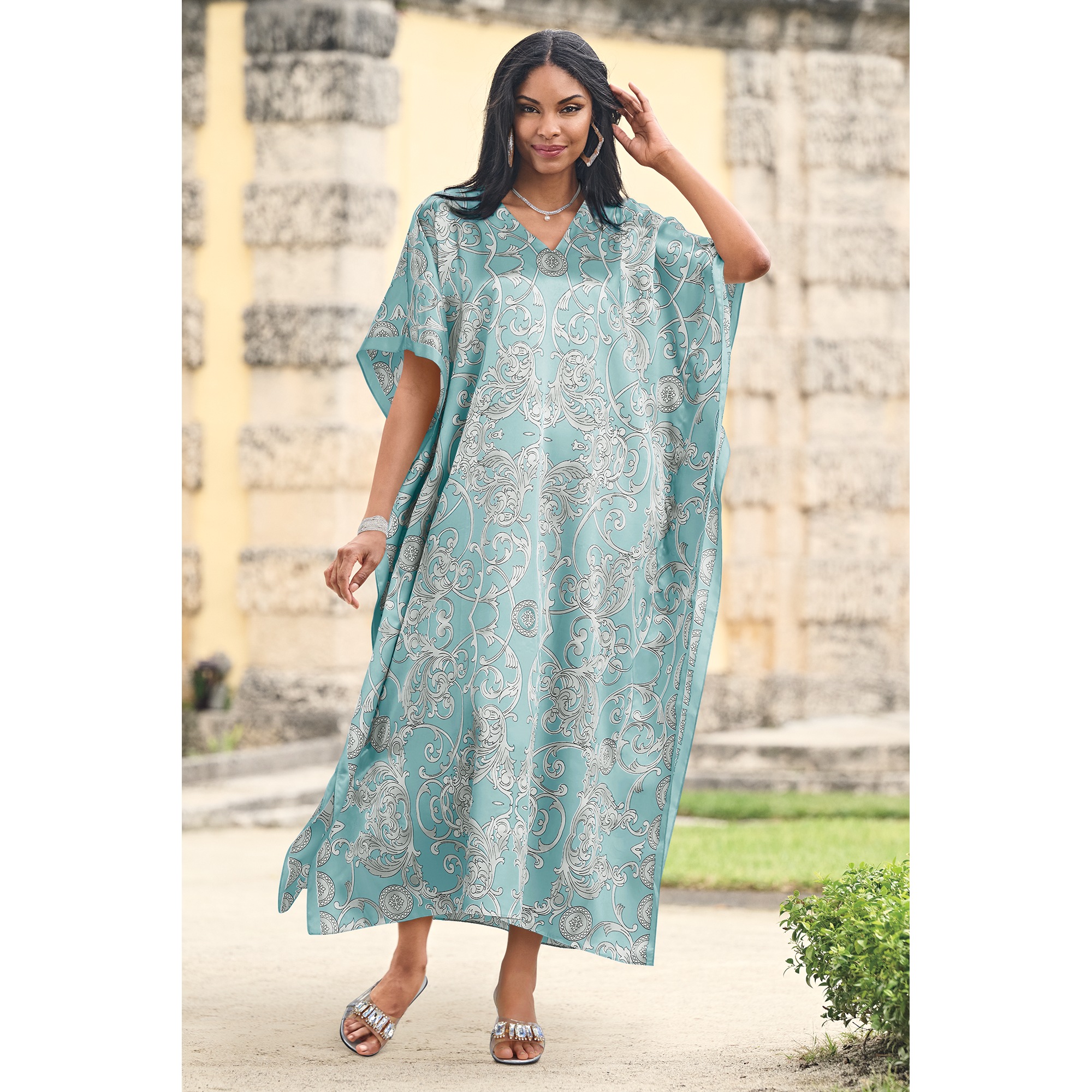 Alluring Long Caftan with V-Neck 5 Alluring Long Caftan with V-Neck
