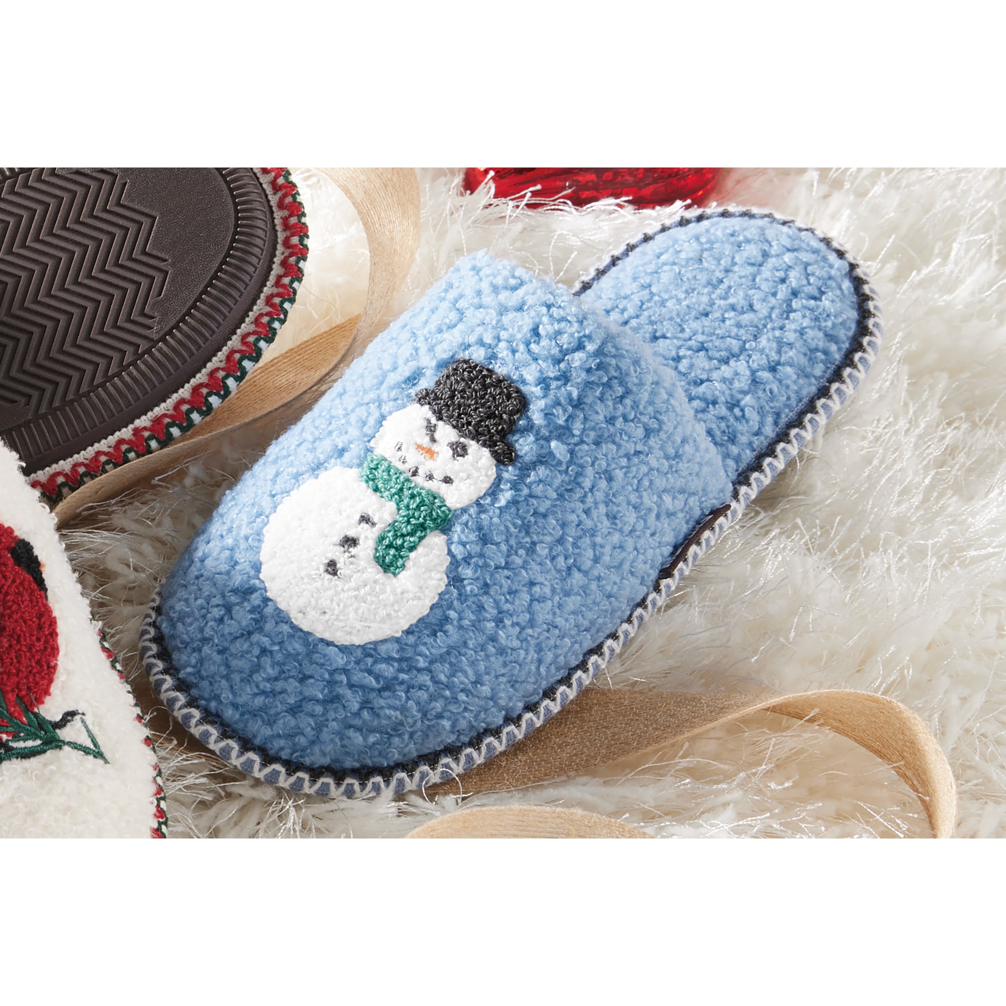 MUK LUKS Festive Novelty Slipper 3 MUK LUKS Festive Novelty Slipper