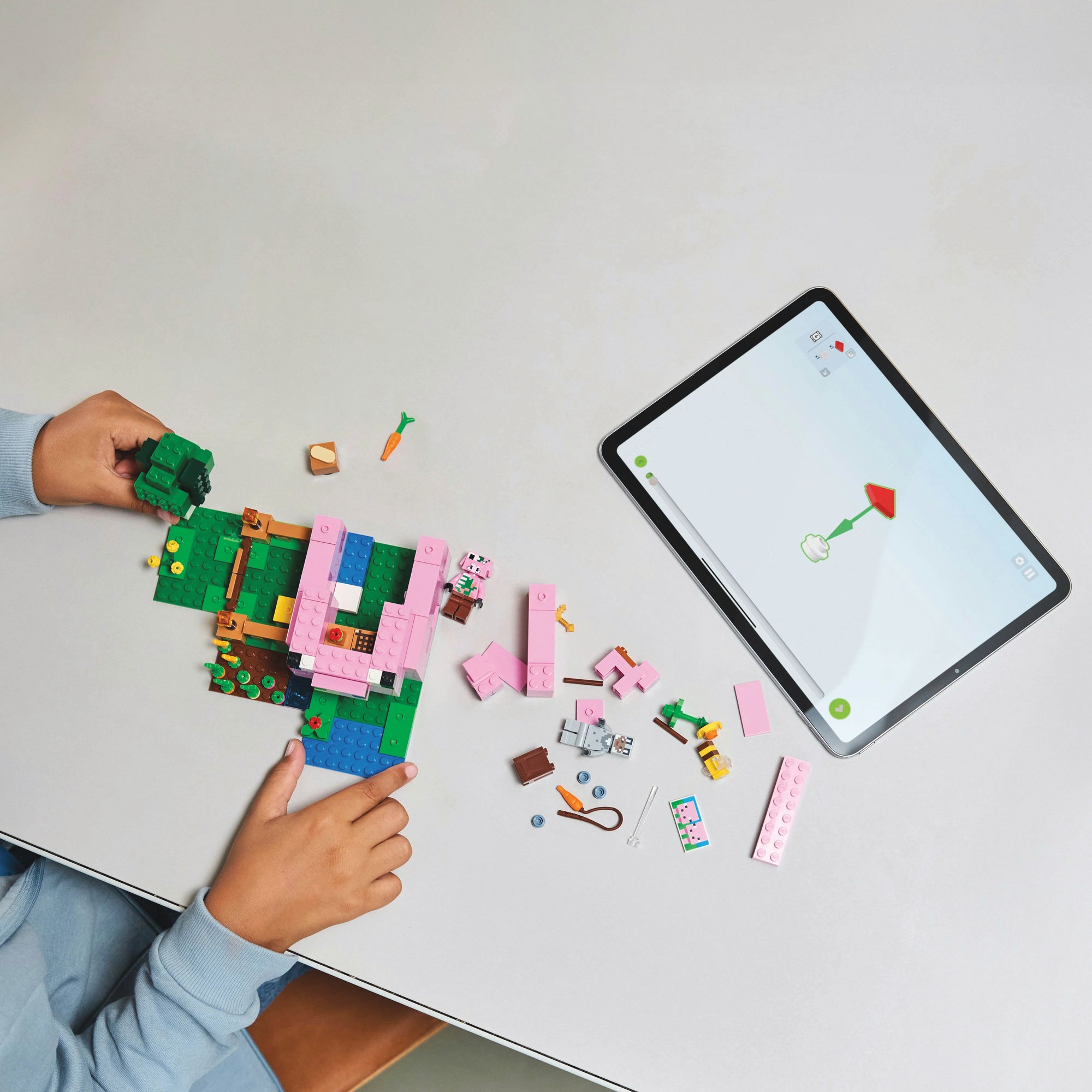 LEGO Minecraft Baby Pig House