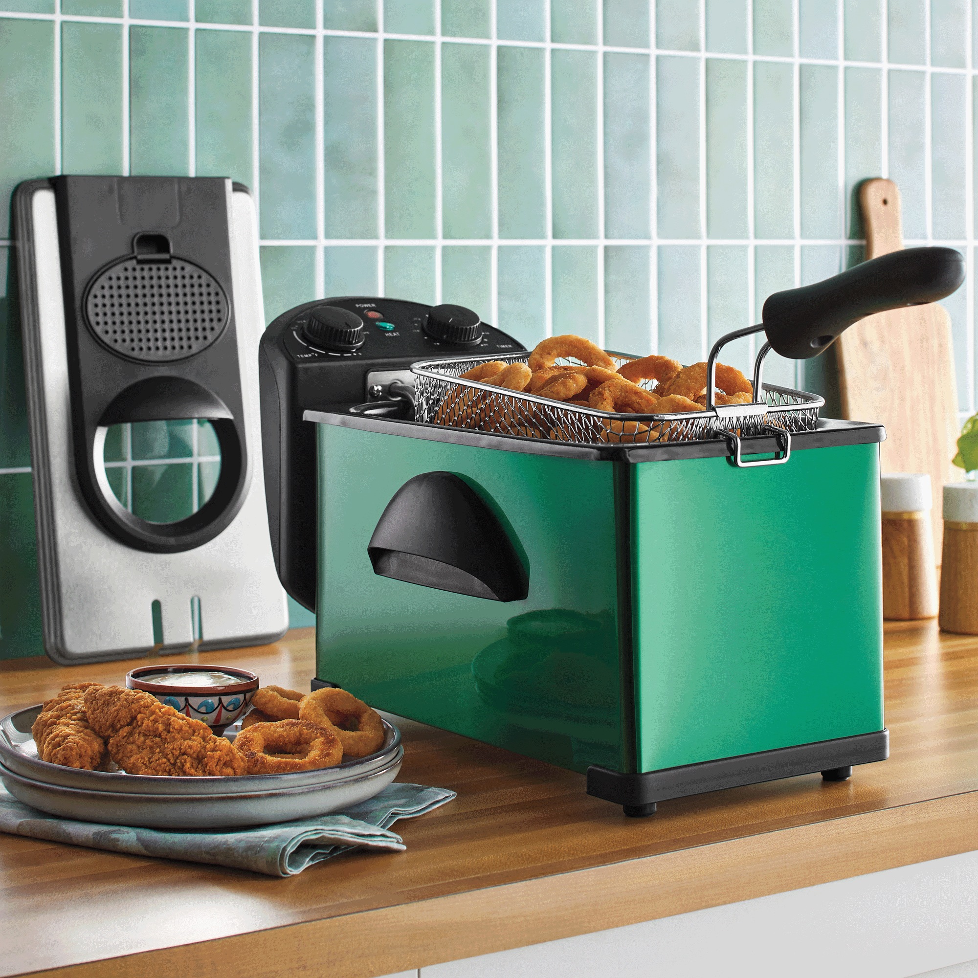 3.2-Quart Deep Fryer 4 3.2-Quart Deep Fryer