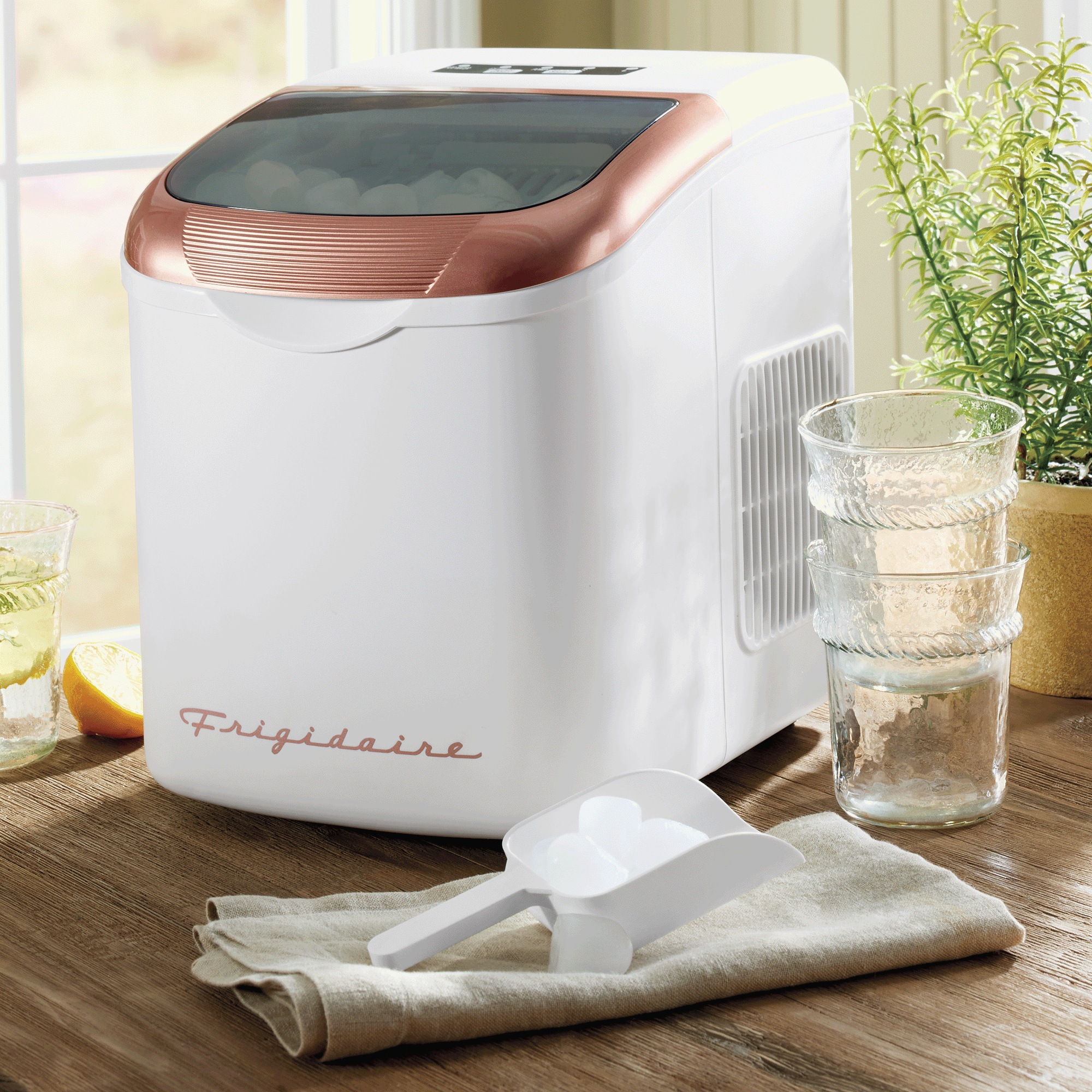 Frigidaire Personalized Retro 26-lb. Ice Maker 9 Frigidaire Personalized Retro 26-lb. Ice Maker