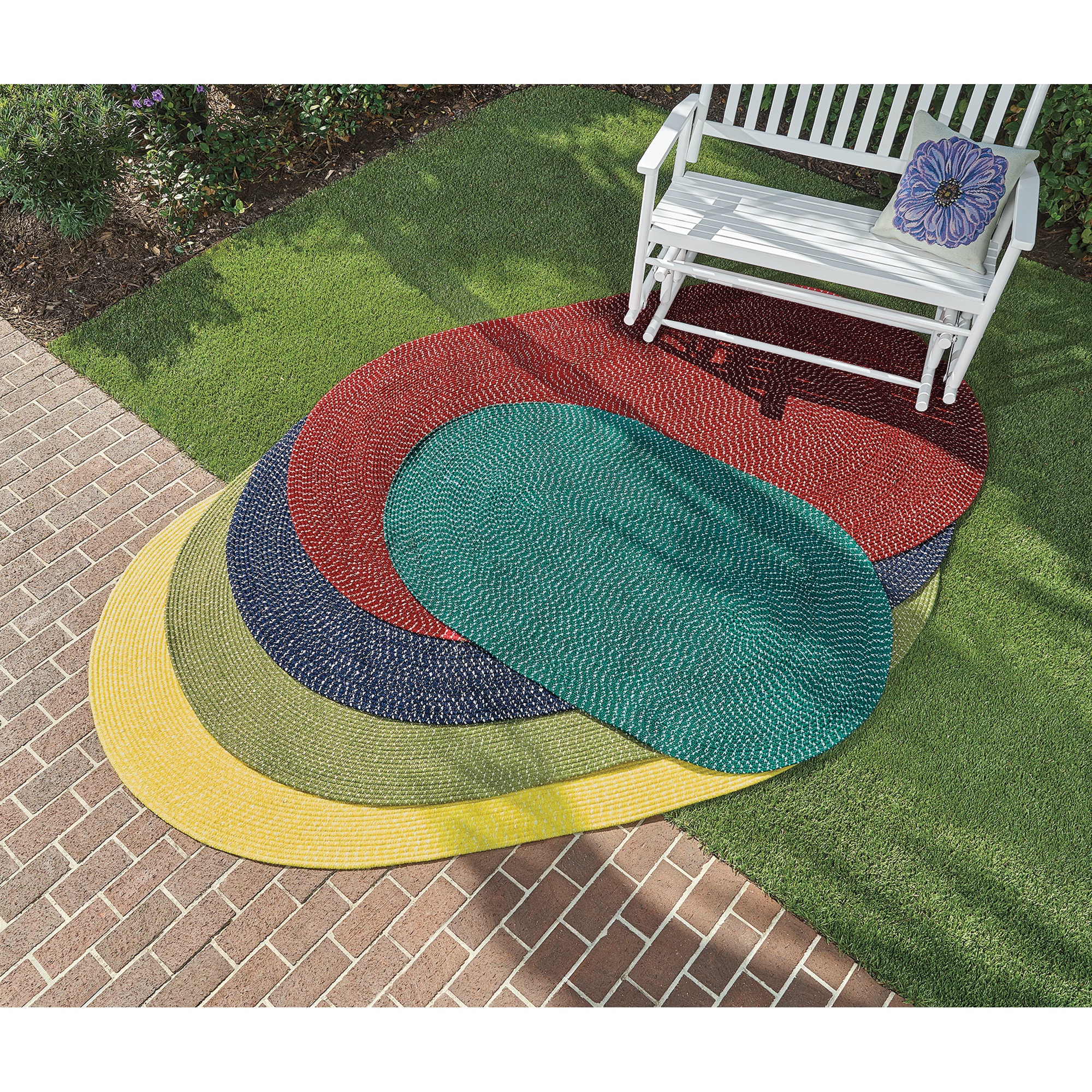 Indoor/Outdoor Sunny Braided Rug