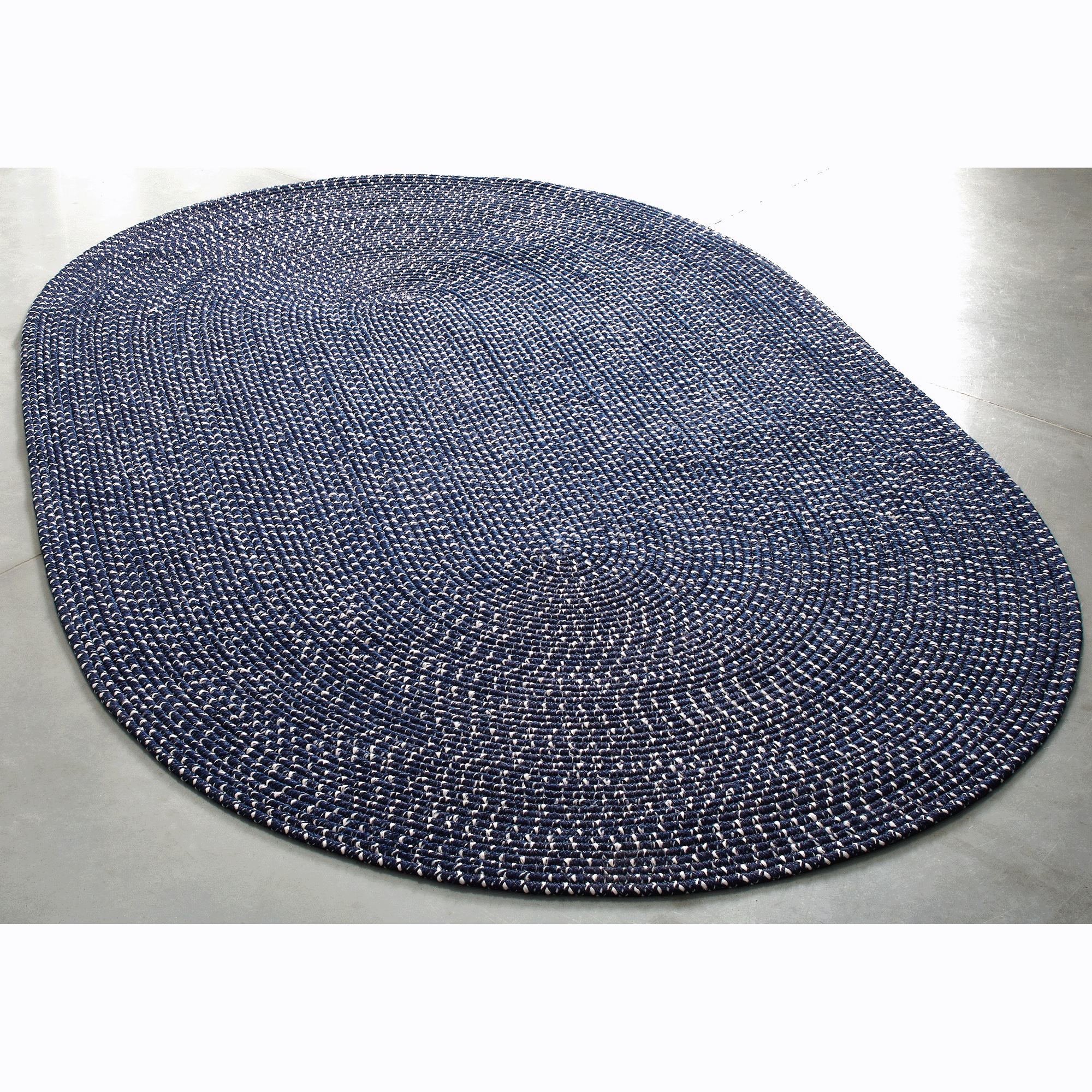 Indoor/Outdoor Sunny Braided Rug