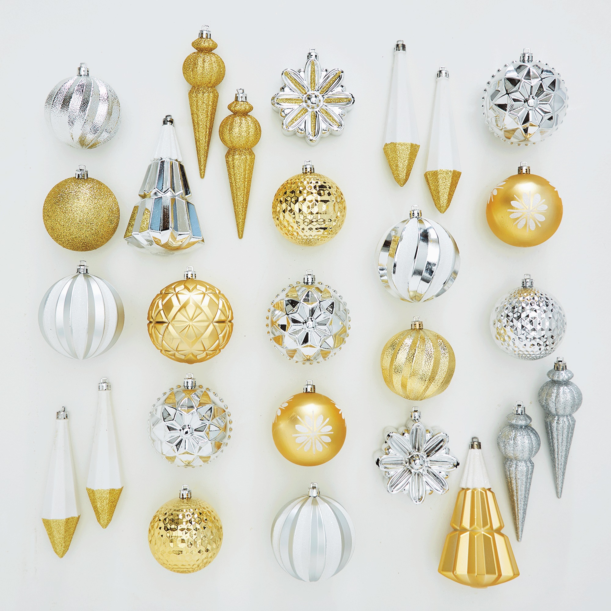 27-Piece Set of Christmas Ornaments