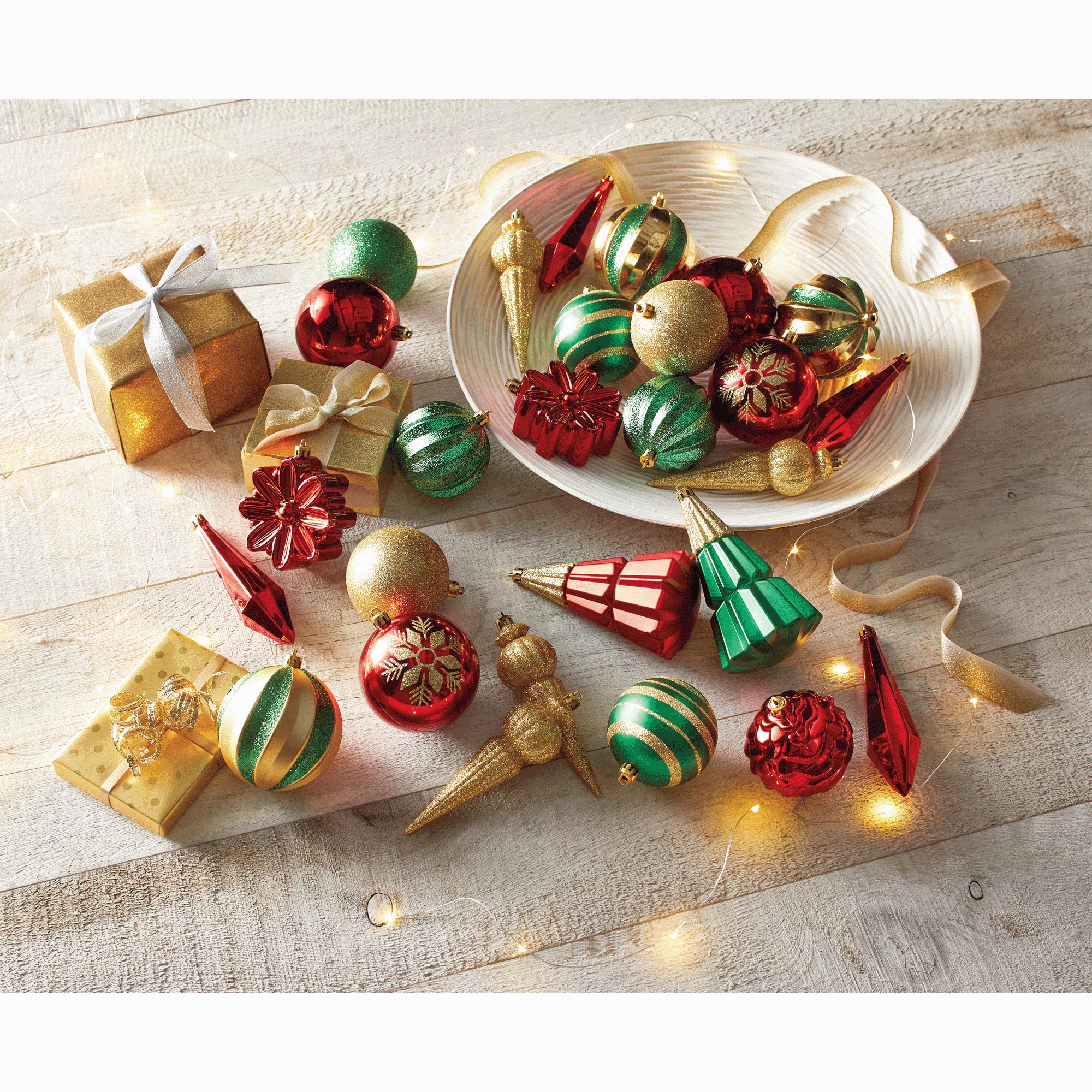 27-Piece Set of Christmas Ornaments