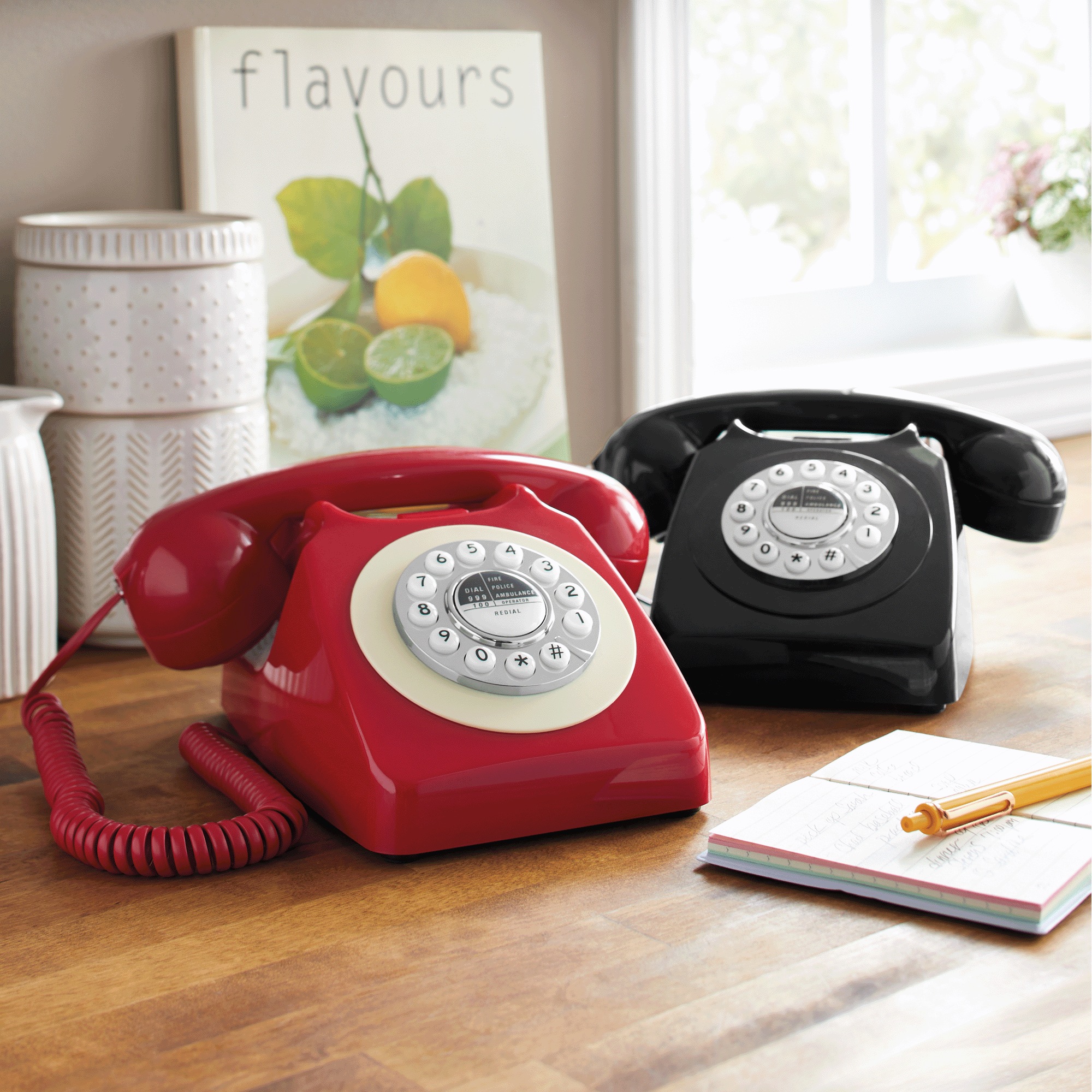 Novelty Retro-Style Phone 1 Novelty Retro-Style Phone