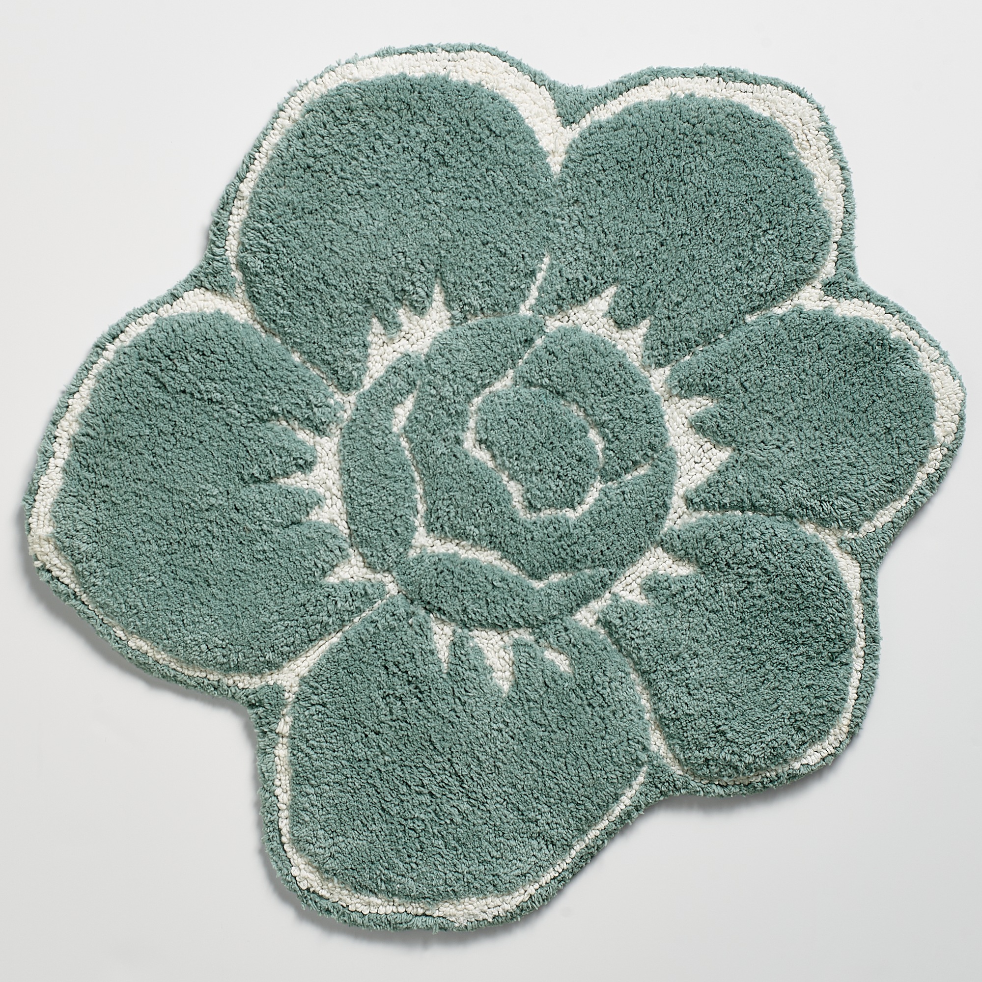 Flower-Shaped Bath Mat