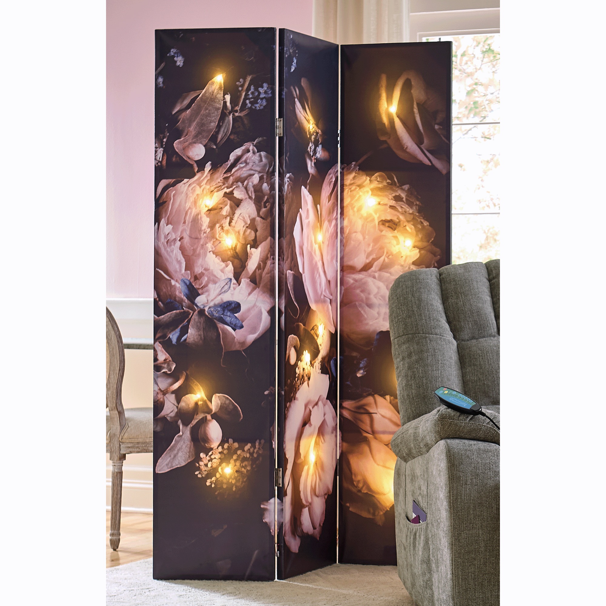 Lit Romantic Floral Room Screen 1 Lit Romantic Floral Room Screen