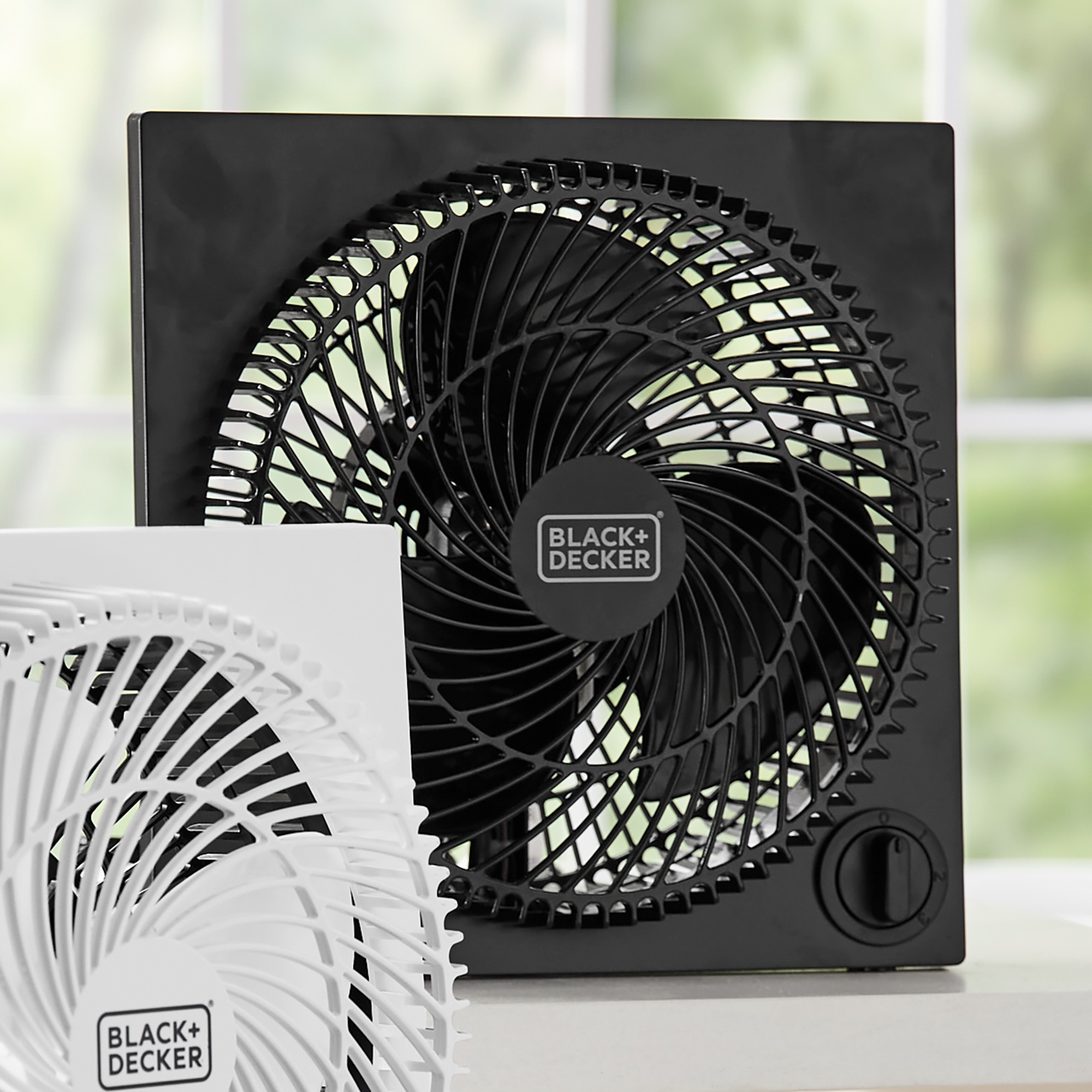 BLACK+DECKER 9" Frameless Box Fan
