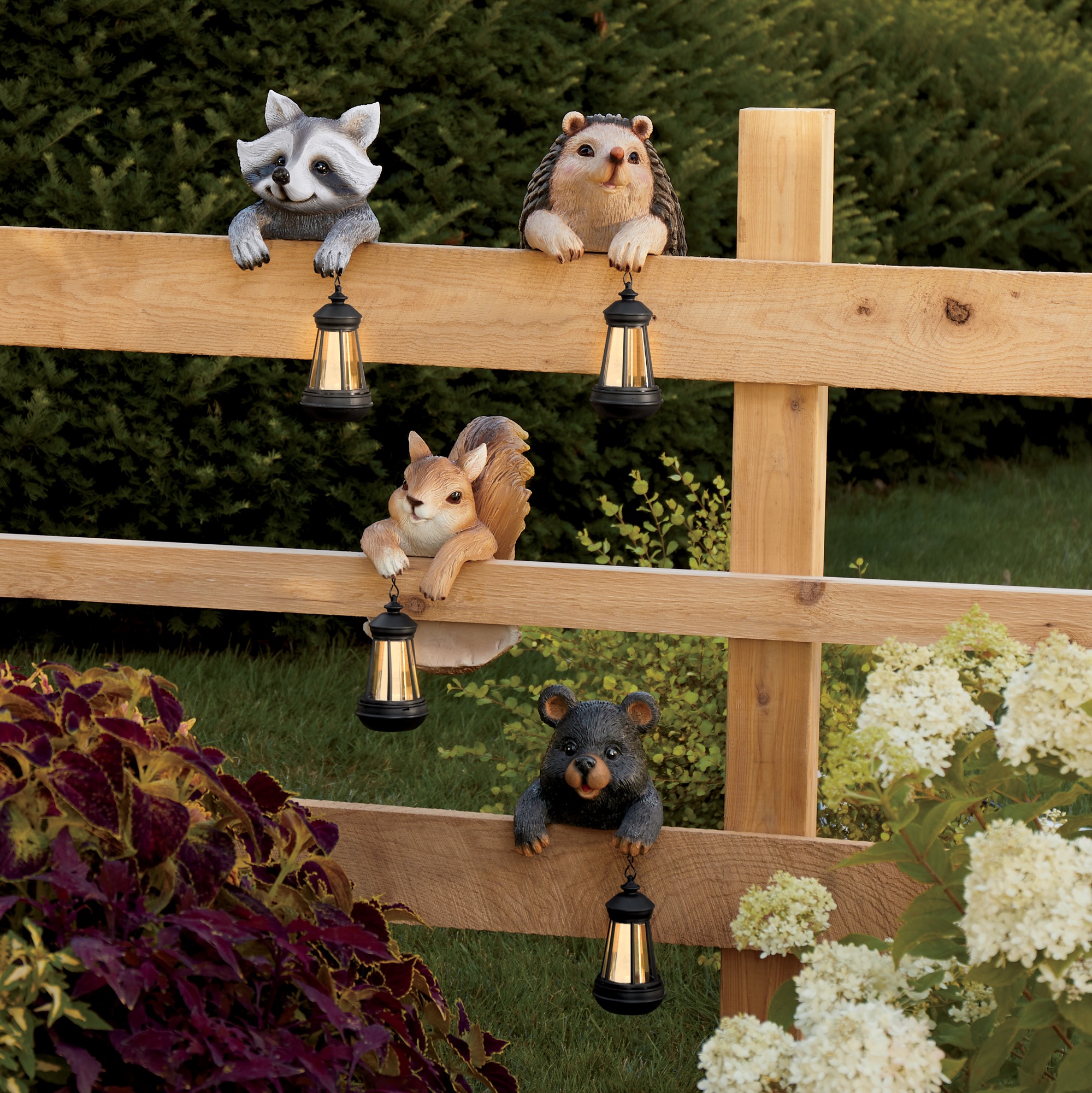 Solar Woodland Critter Fence Sitter