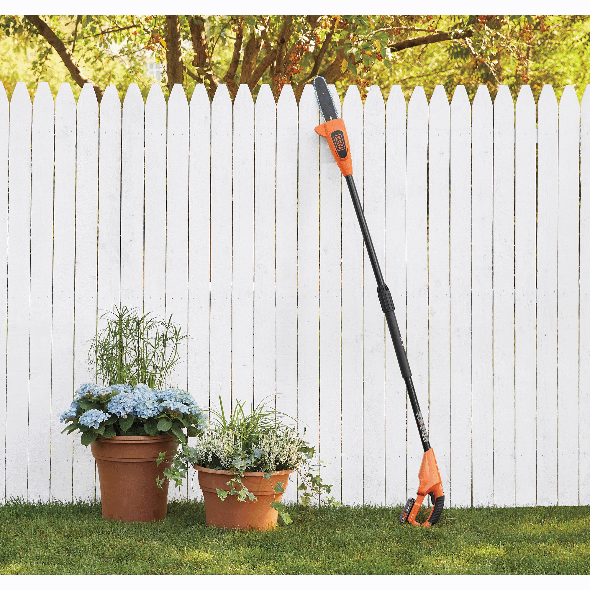 BLACK+DECKER 20V Cordless Pole Saw