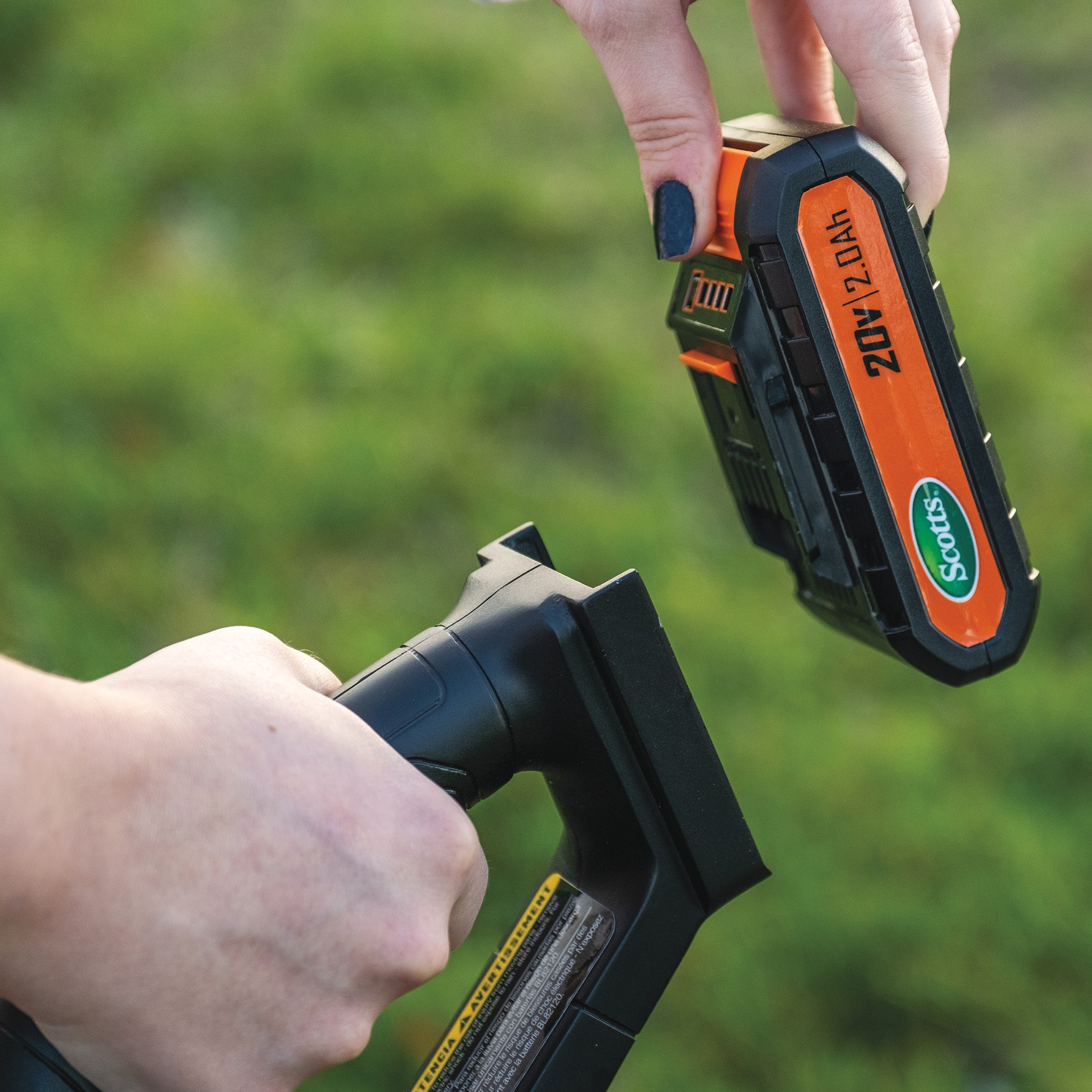 Scotts 20V Cordless Trimmer & Blower Combo