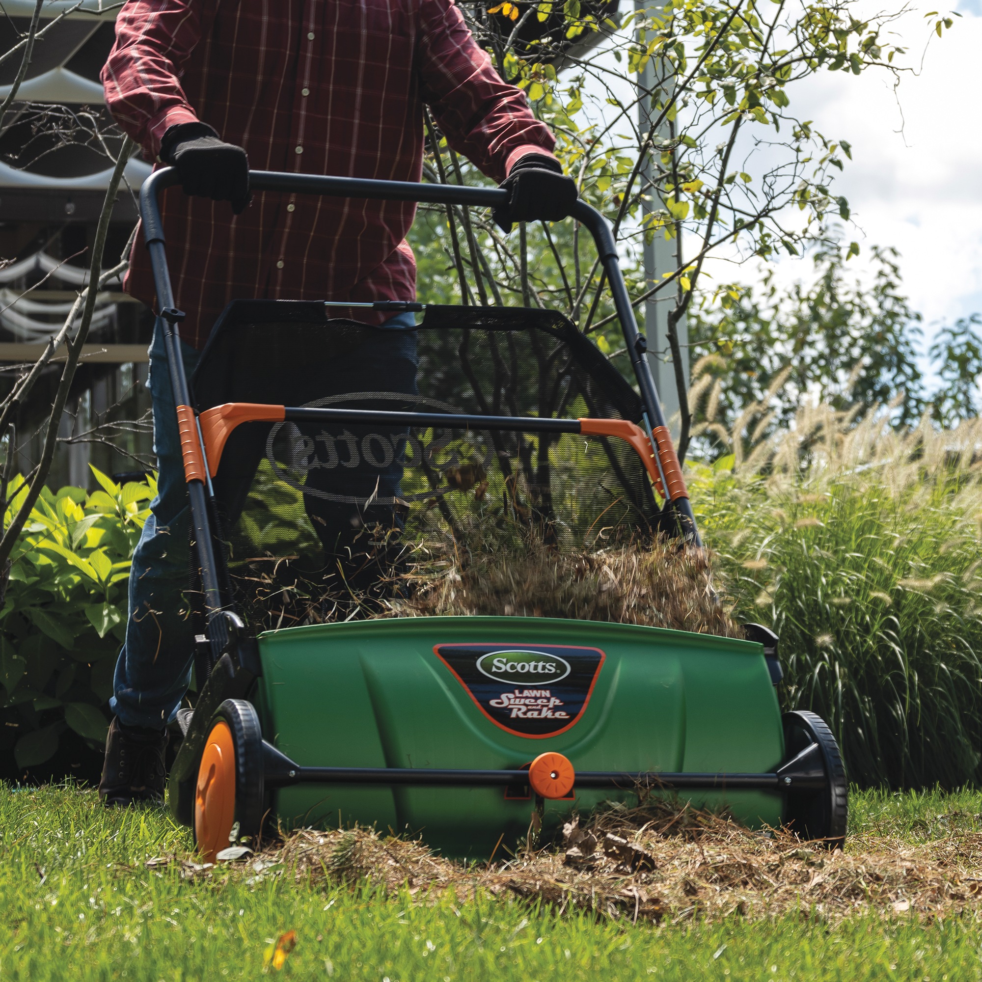 Scotts 26-Inch Push Lawn Sweeper