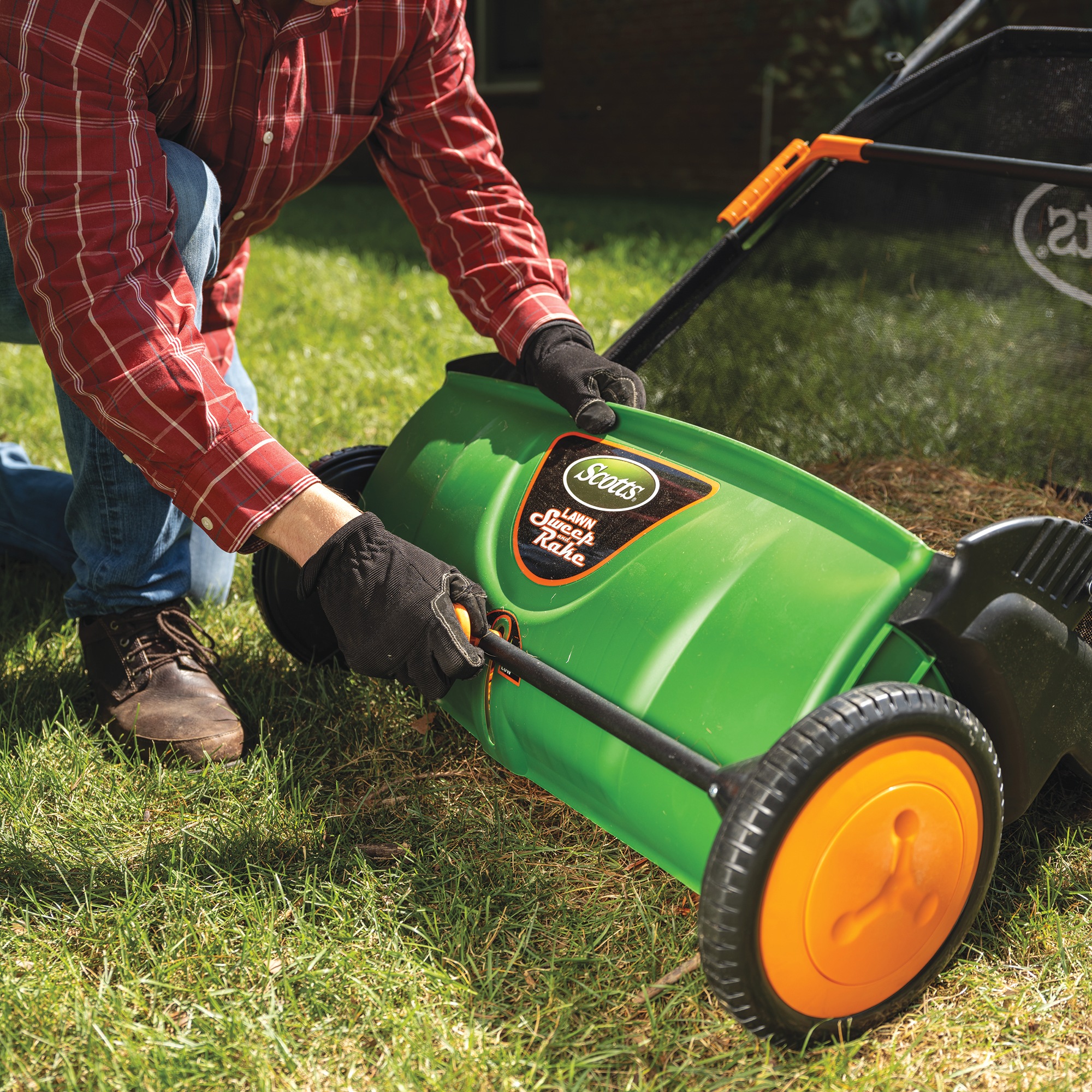Scotts 26-Inch Push Lawn Sweeper