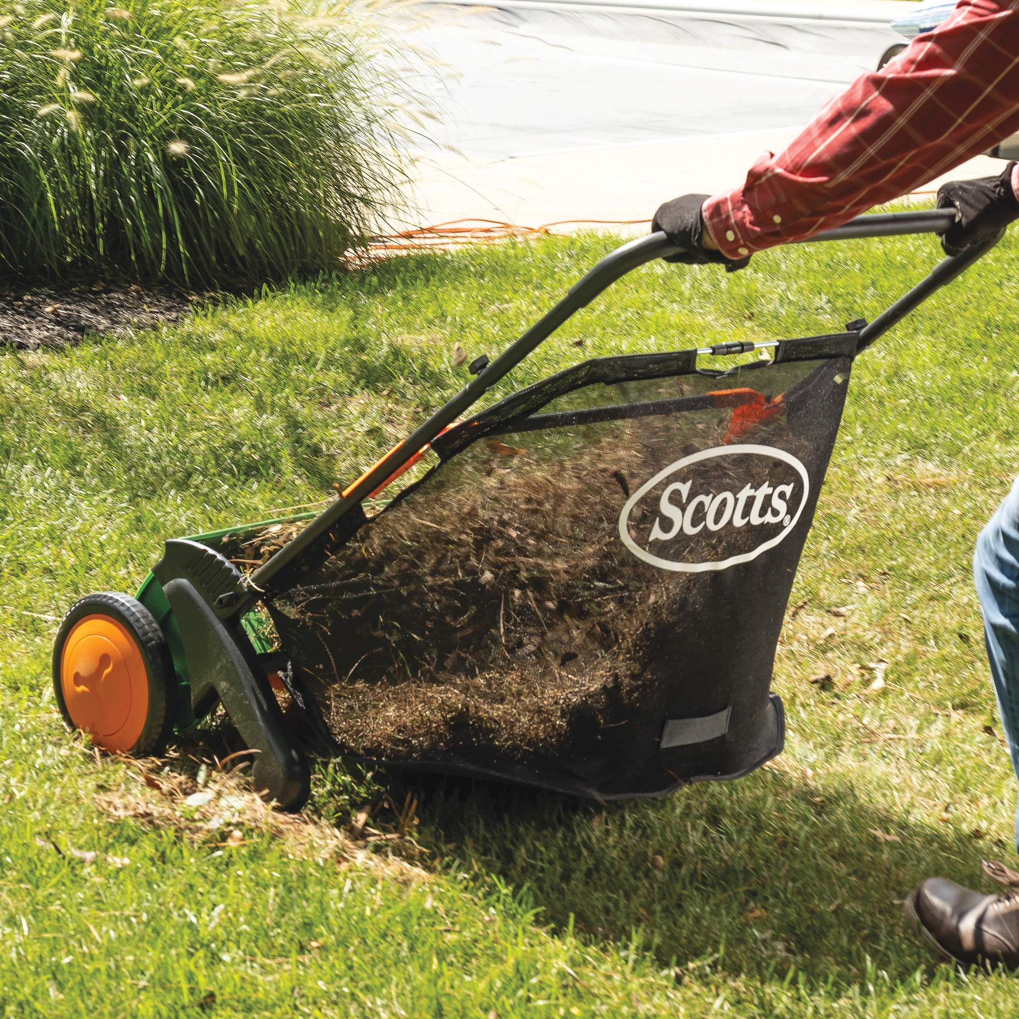 Scotts 26-Inch Push Lawn Sweeper