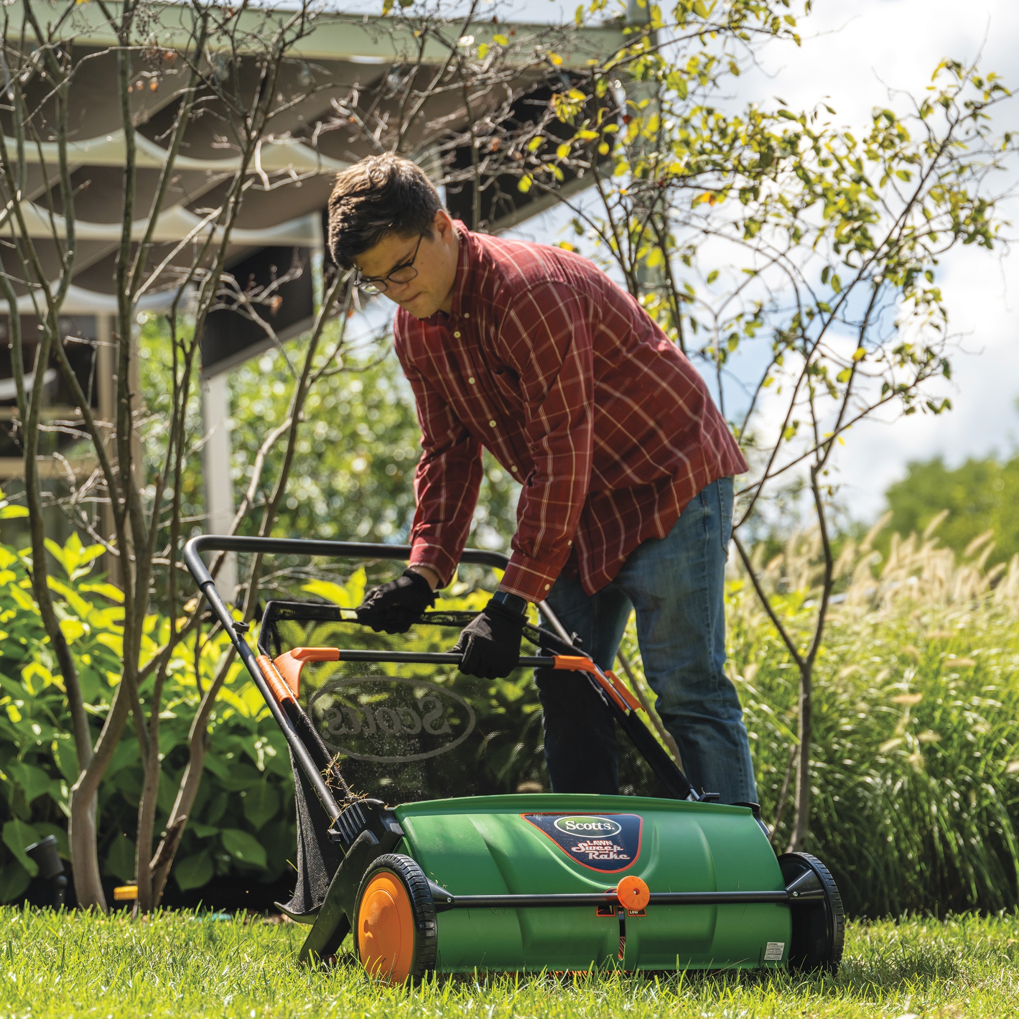 Scotts 26-Inch Push Lawn Sweeper