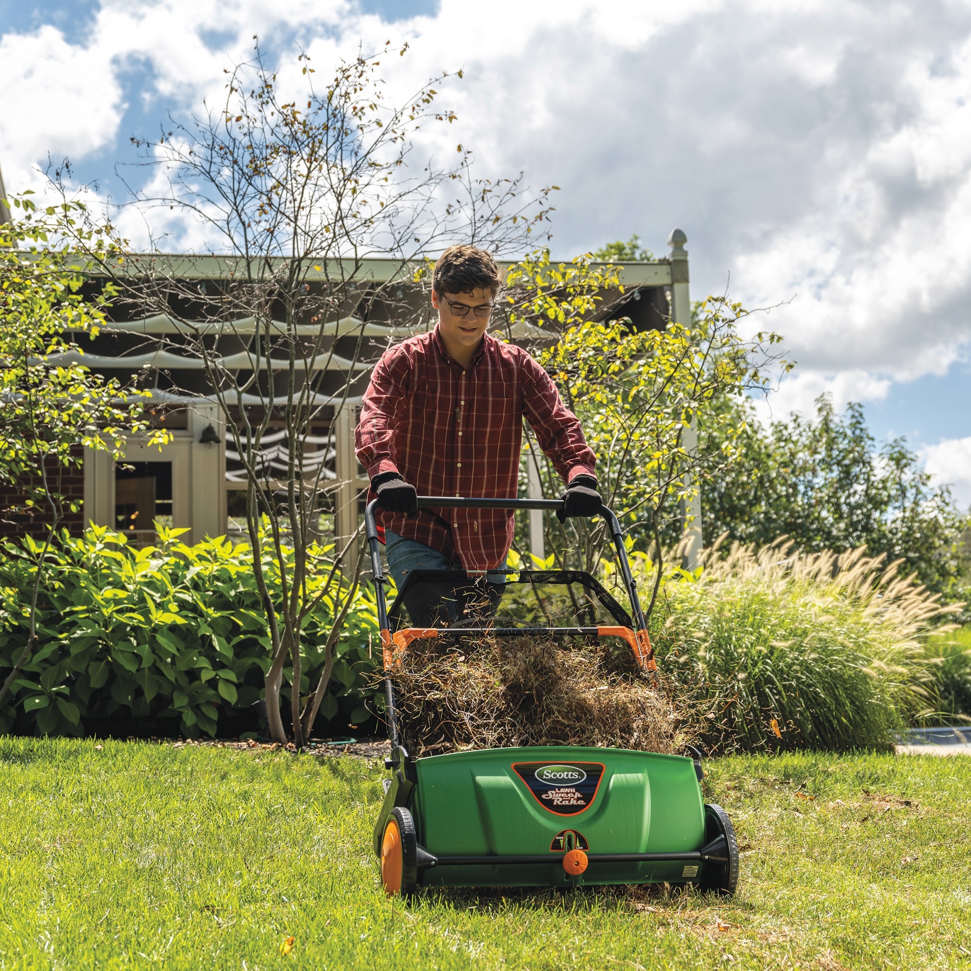 Scotts 26-Inch Push Lawn Sweeper