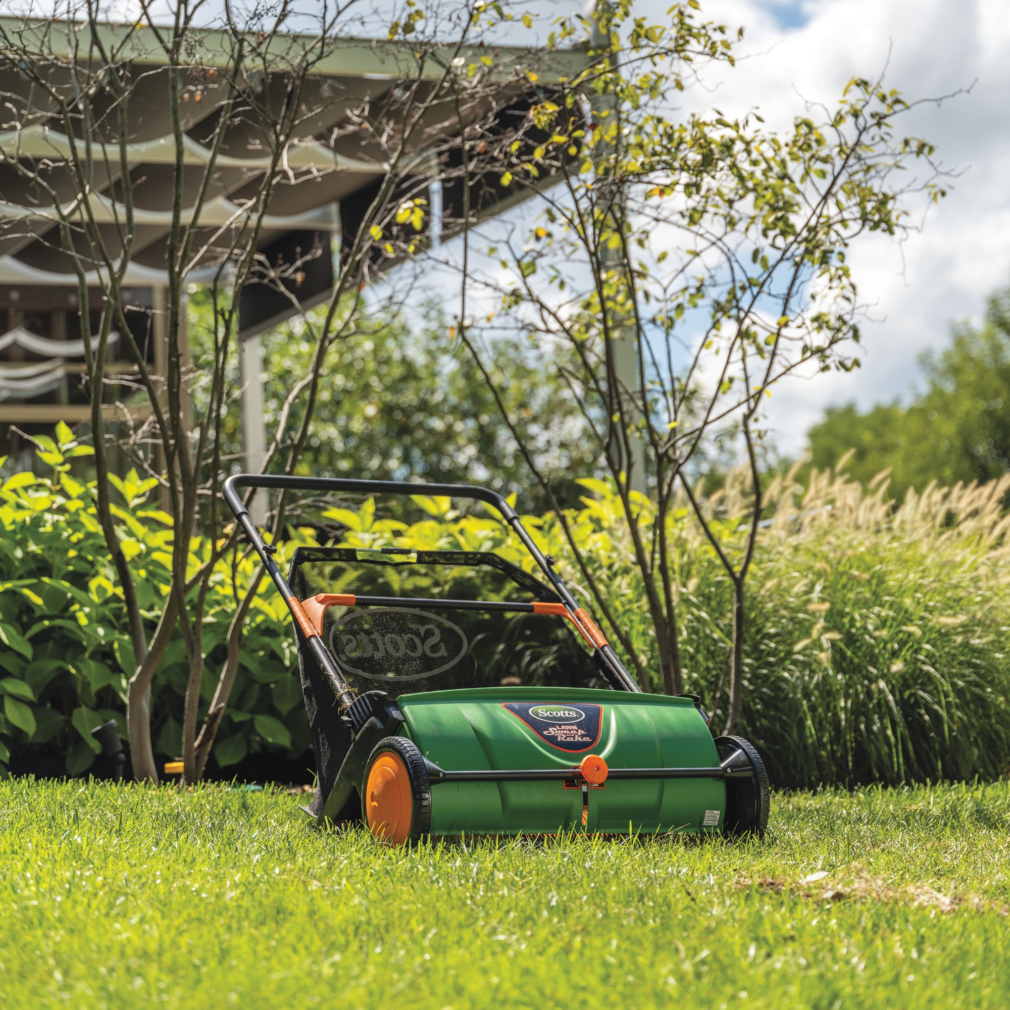 Scotts 26-Inch Push Lawn Sweeper