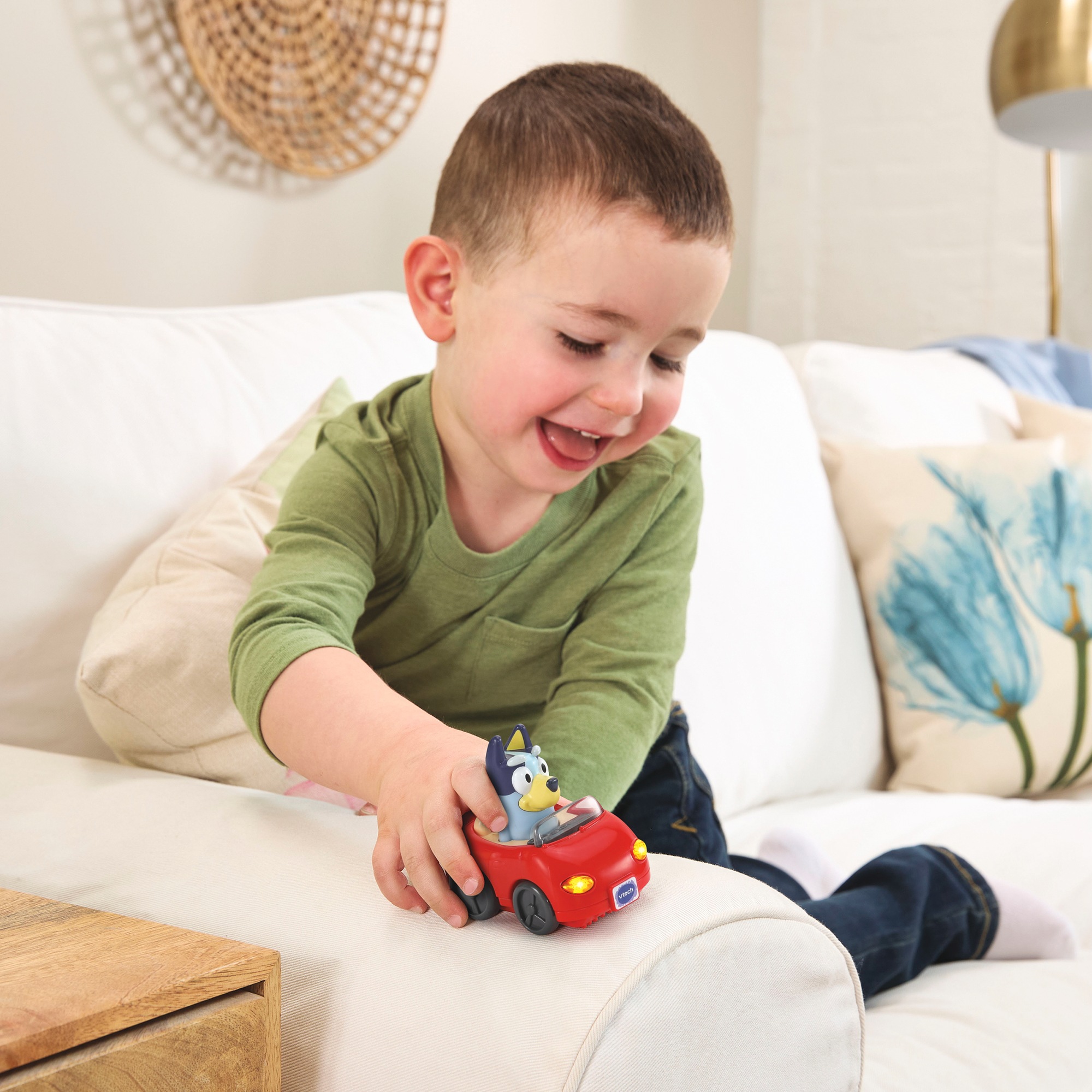 VTech Go! Go! Smart Wheels Bluey Escape Convertible 2 VTech Go! Go! Smart Wheels Bluey Escape Convertible