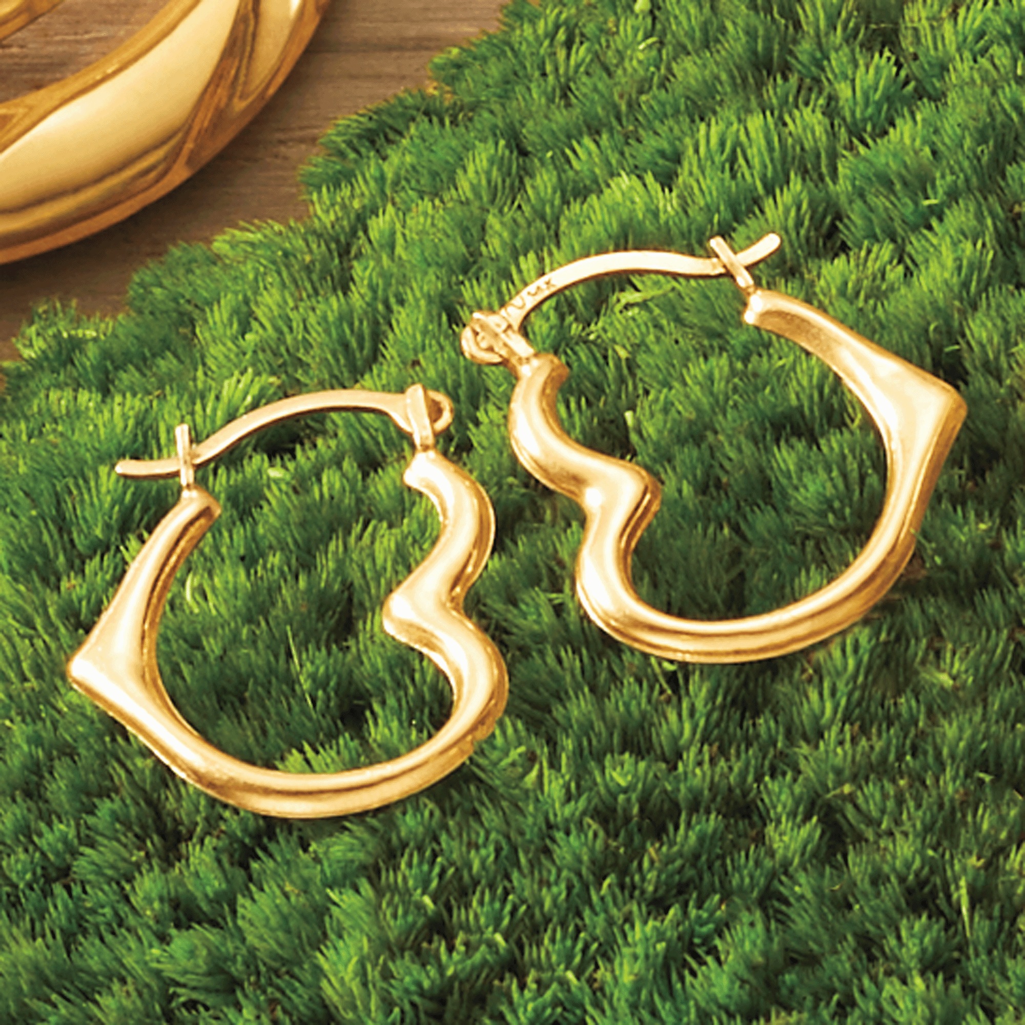 10K Gold Heart Petit Hoops
