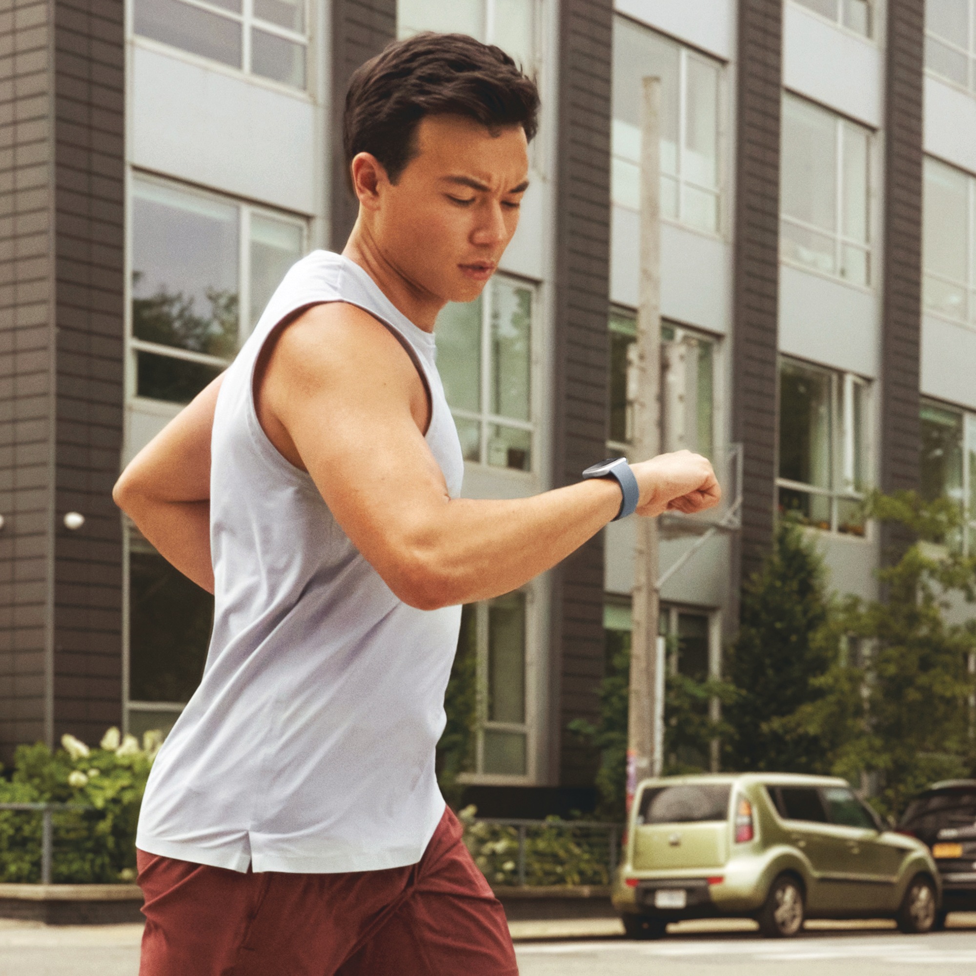 Fitbit Versa 4 Smartwatch 10 Fitbit Versa 4 Smartwatch