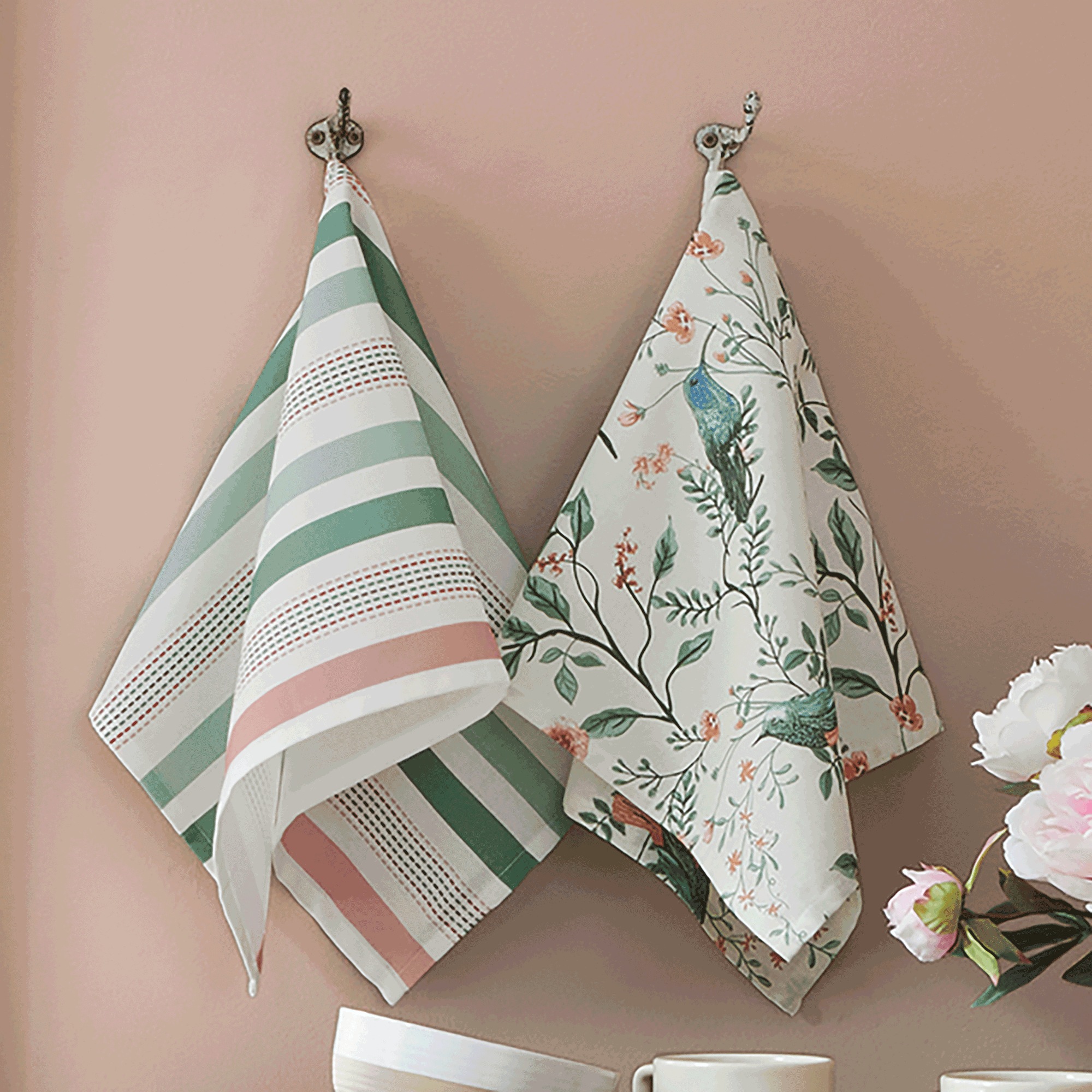 Set of 2 Romantic Kitchen Dish Towels