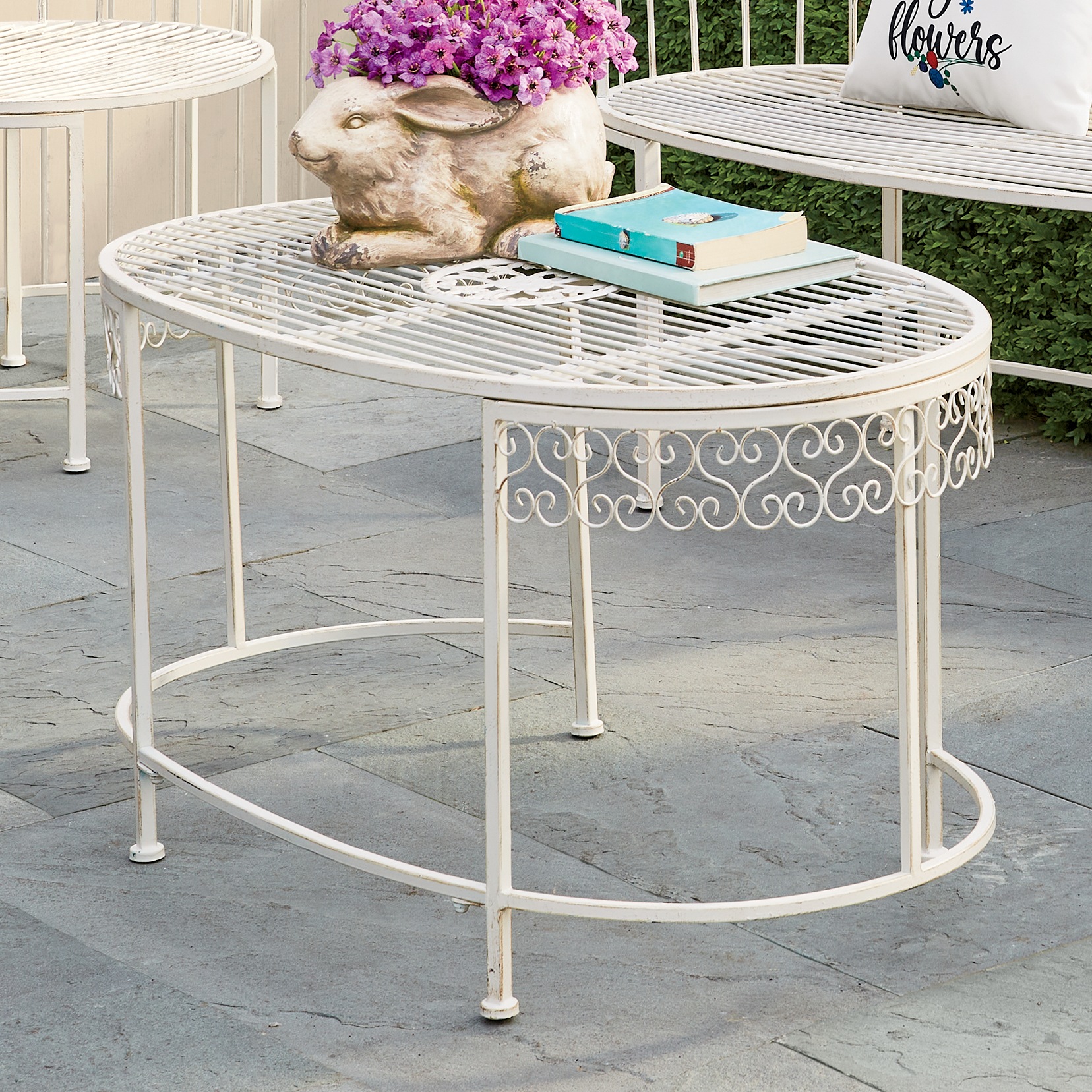 Finn Garden Table