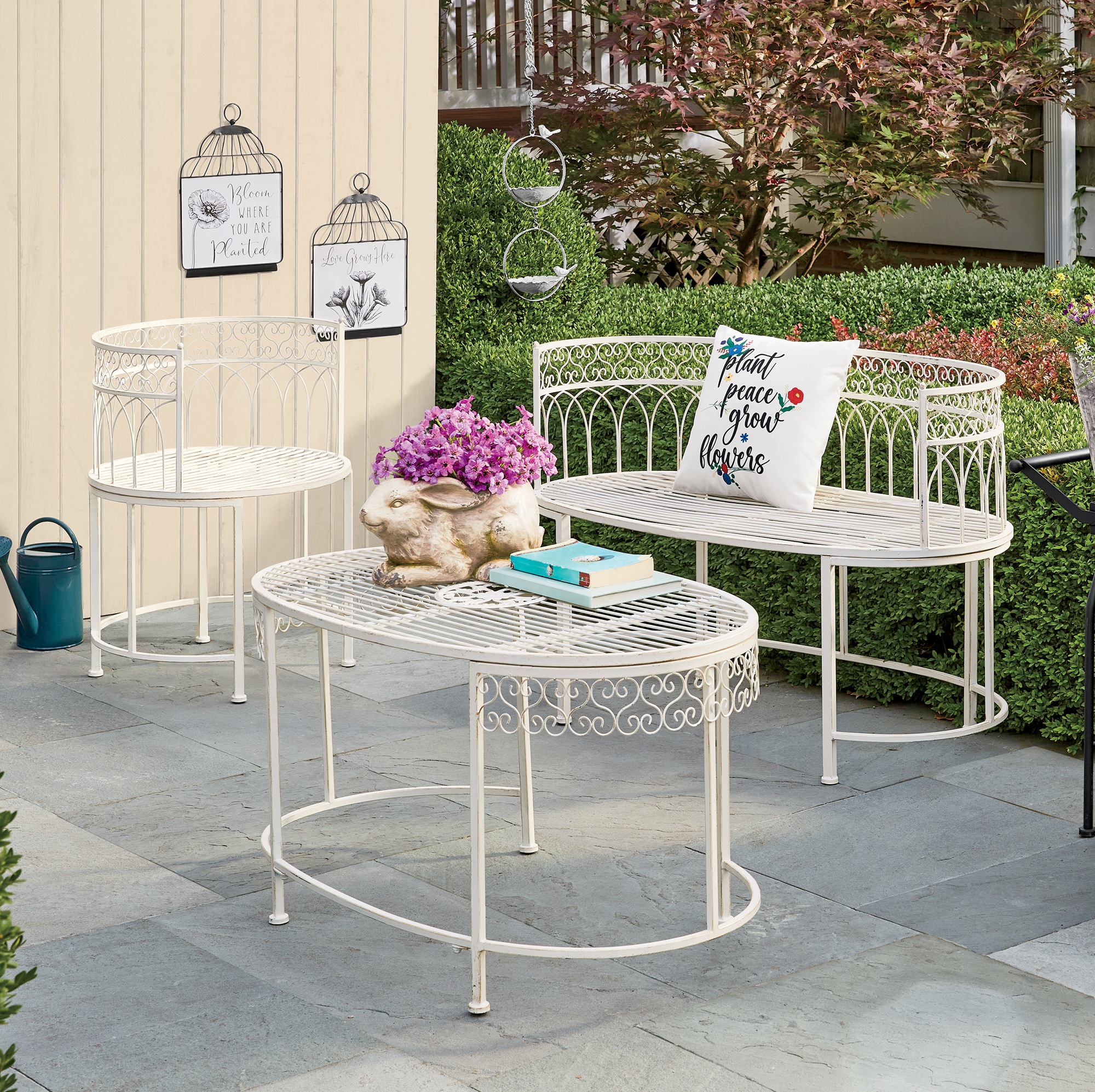 Finn Garden Table